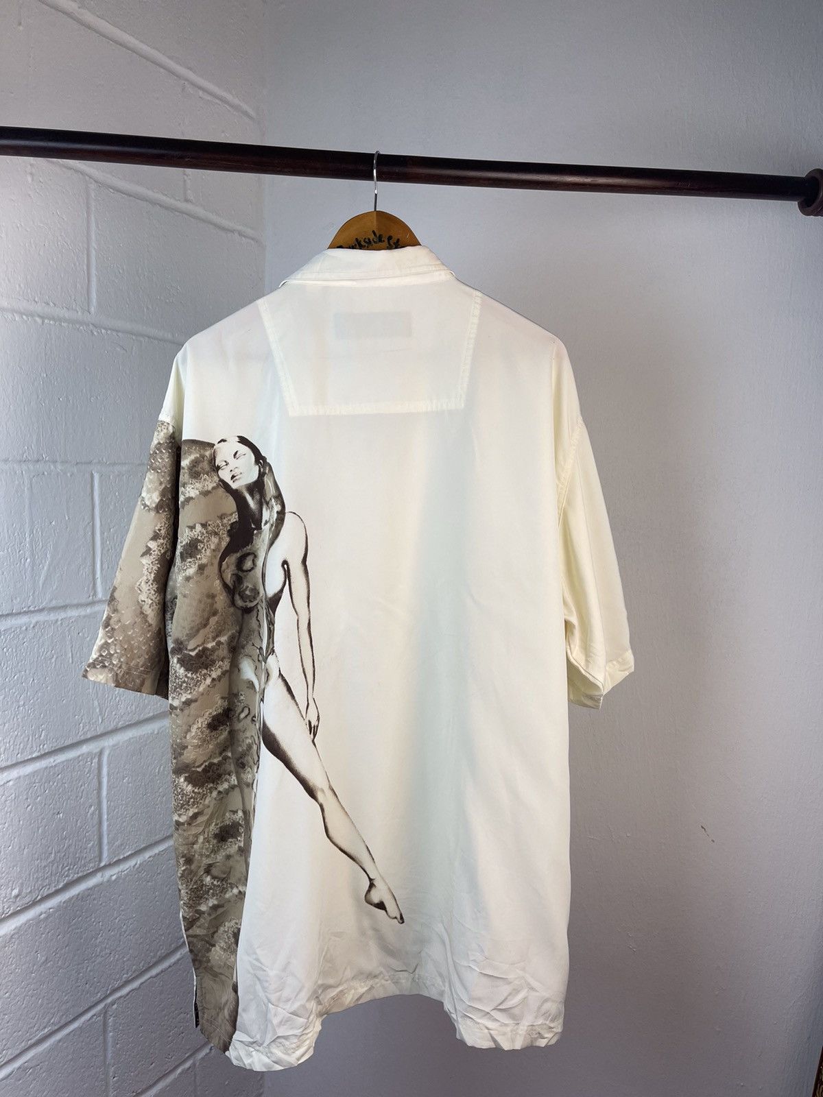 Image of Marc Buchanan x Pelle Pelle Vintage Y2K Pelle Pelle Sex Snake Woman Print Shirt in Cream (Size 2XL)