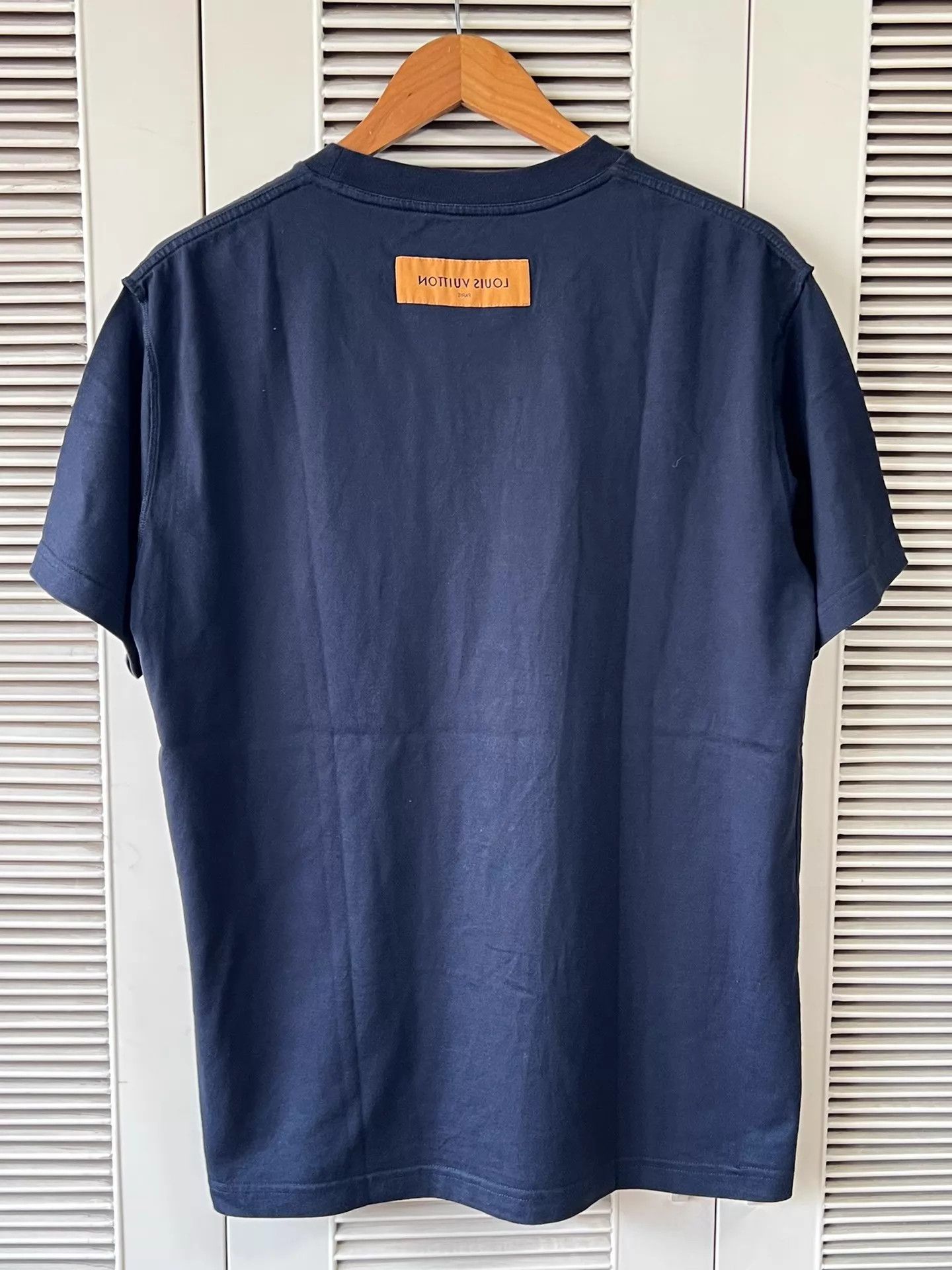 Louis Vuitton LV Men's Black Embossed Logo Short-Sleeve Tee M 24 Size US M / EU 48-50 / 2 - 2 Thumbnail
