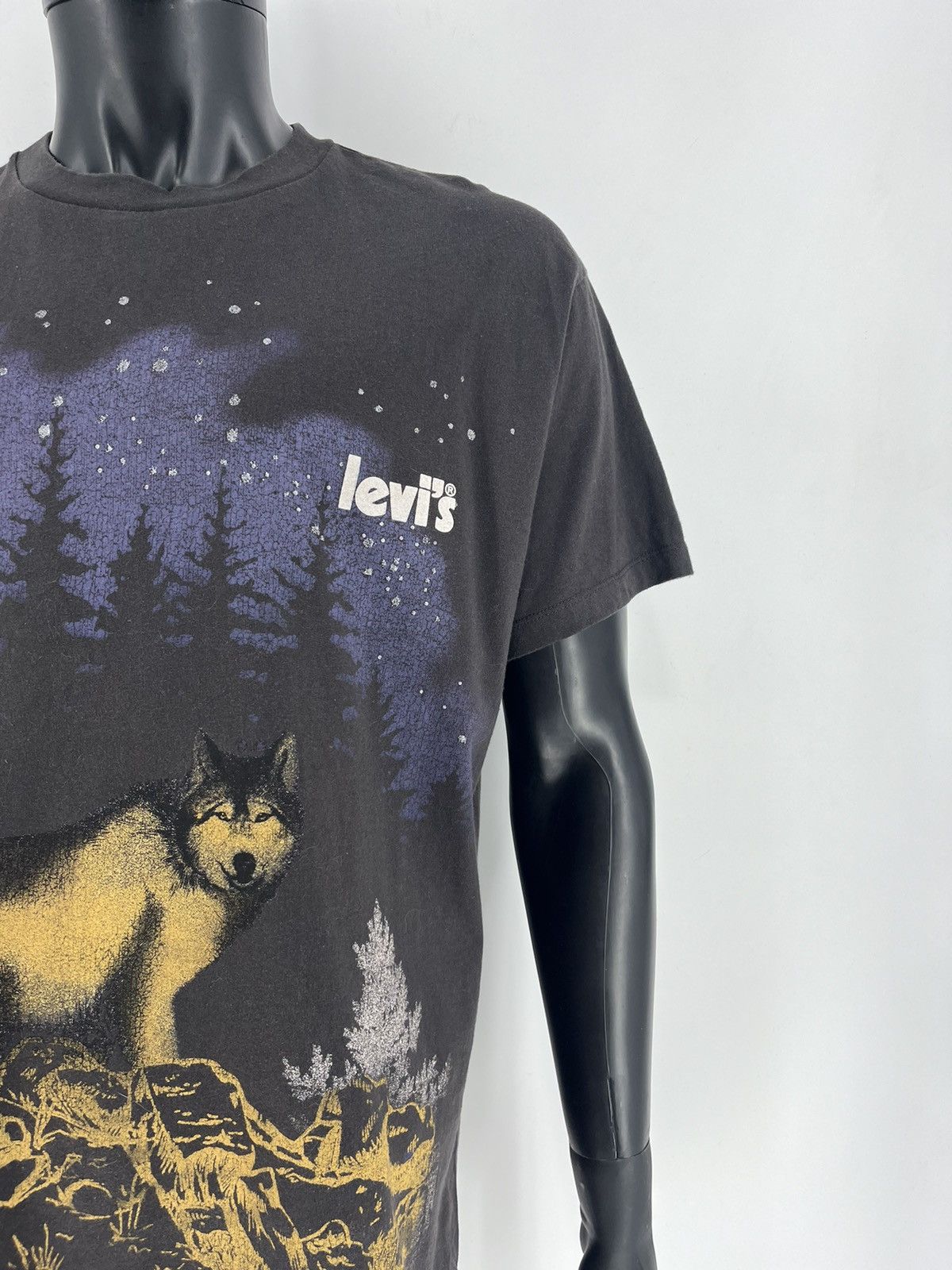 Levi's × Vintage Vintage Levi’s Wolf T-Shirt Nature Tee Boxy Size US S / EU 44-46 / 1 - 7 Thumbnail