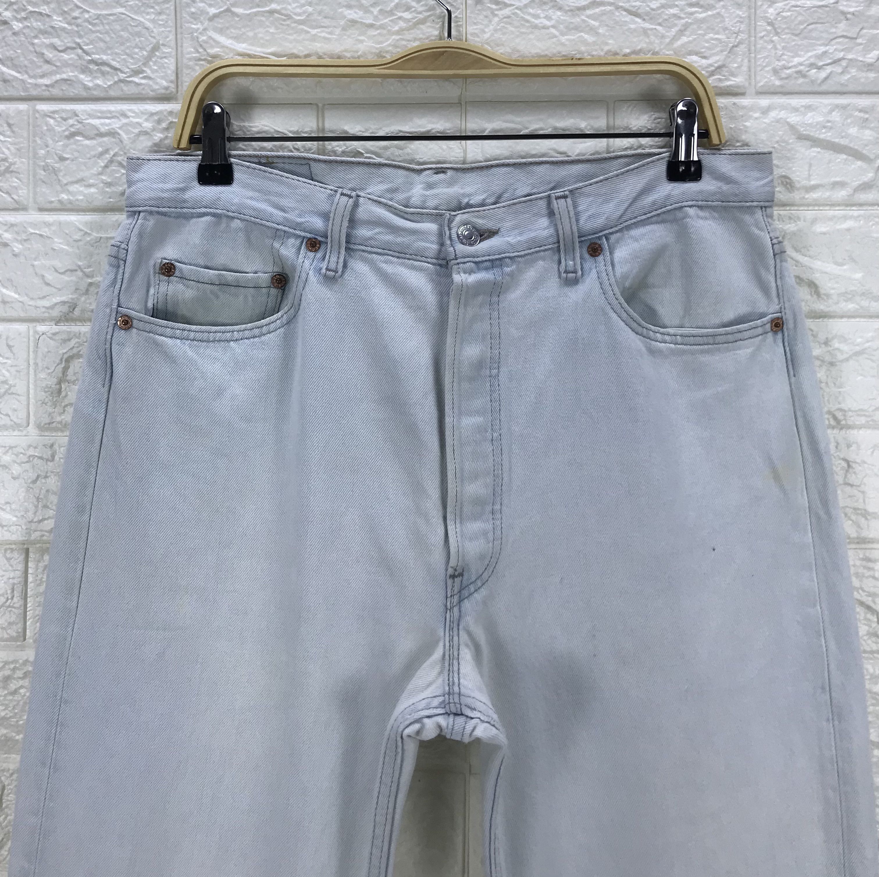 Levi's Vintage 90s Levi's 501 Light Wash Jeans Size US 34 / EU 50 - 2 Thumbnail