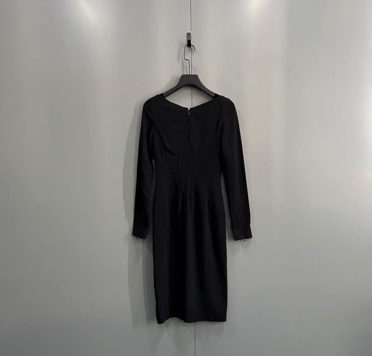 Burberry Burberry Black V-neck Dress J41 Size XS / US 0-2 / IT 36-38 - 2 Thumbnail