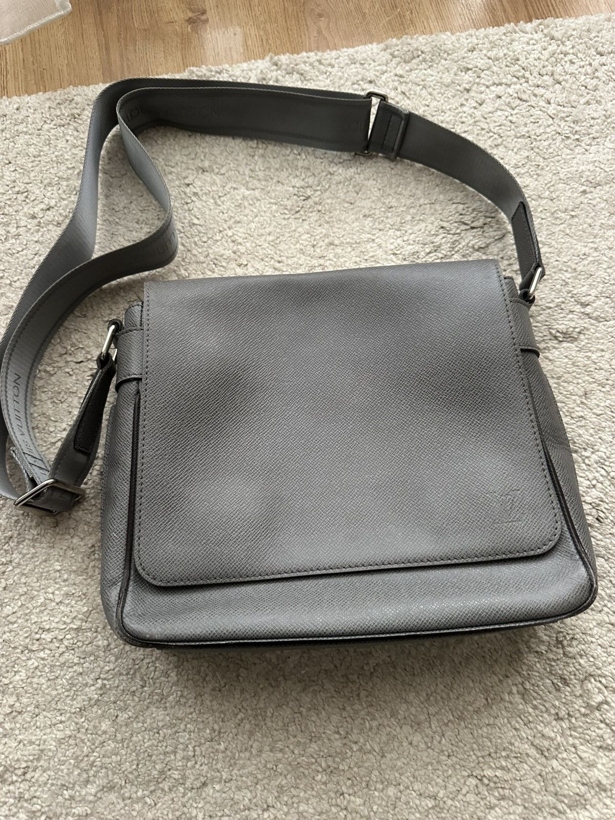 Louis Vuitton Louis Vuitton - Sac Roman PM - Cuir Taïga Gris Ardoise Size ONE SIZE - 2 Thumbnail