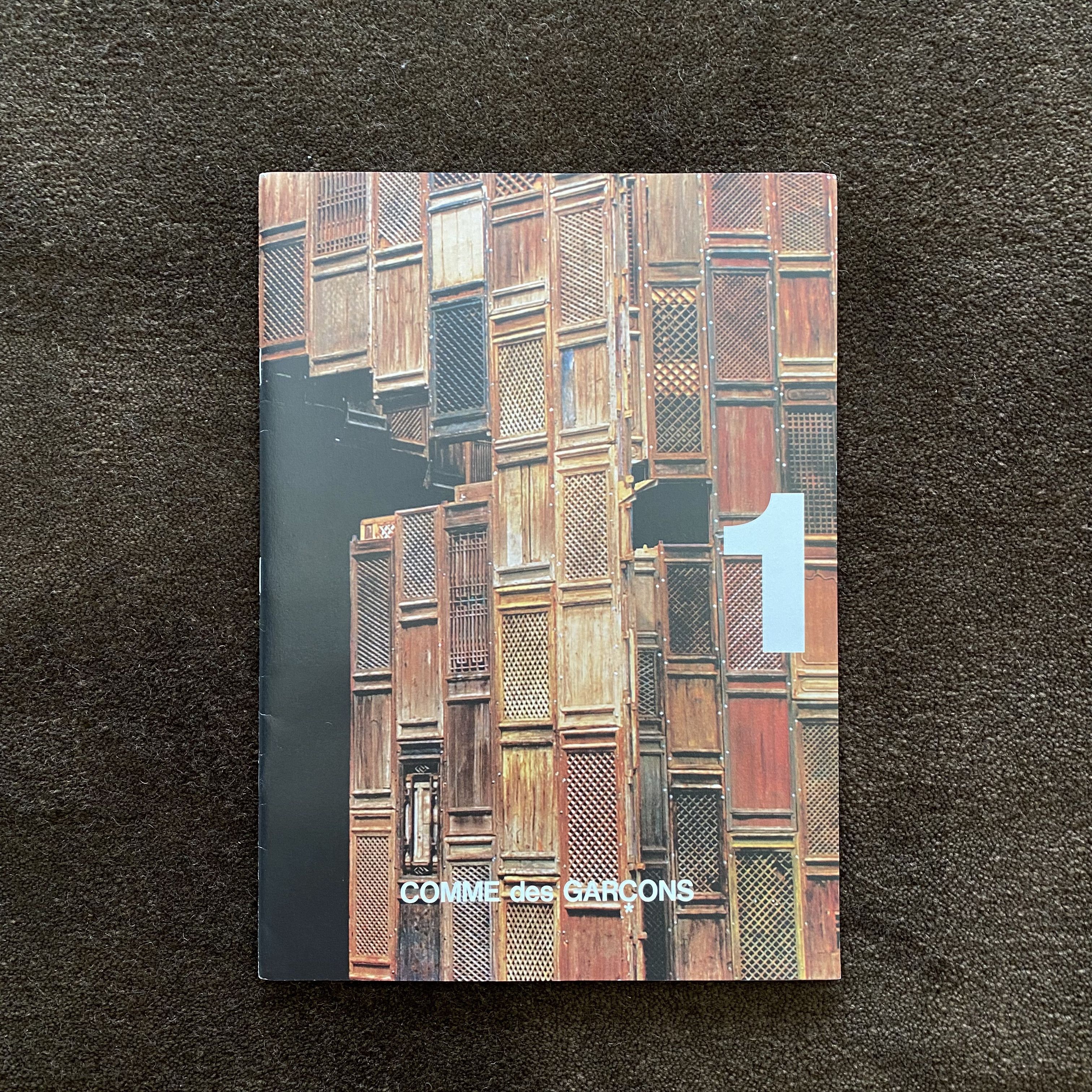 Comme des Garcons Comme des Garcons Ai Weiwei Booklet Size ONE SIZE - 1 Thumbnail