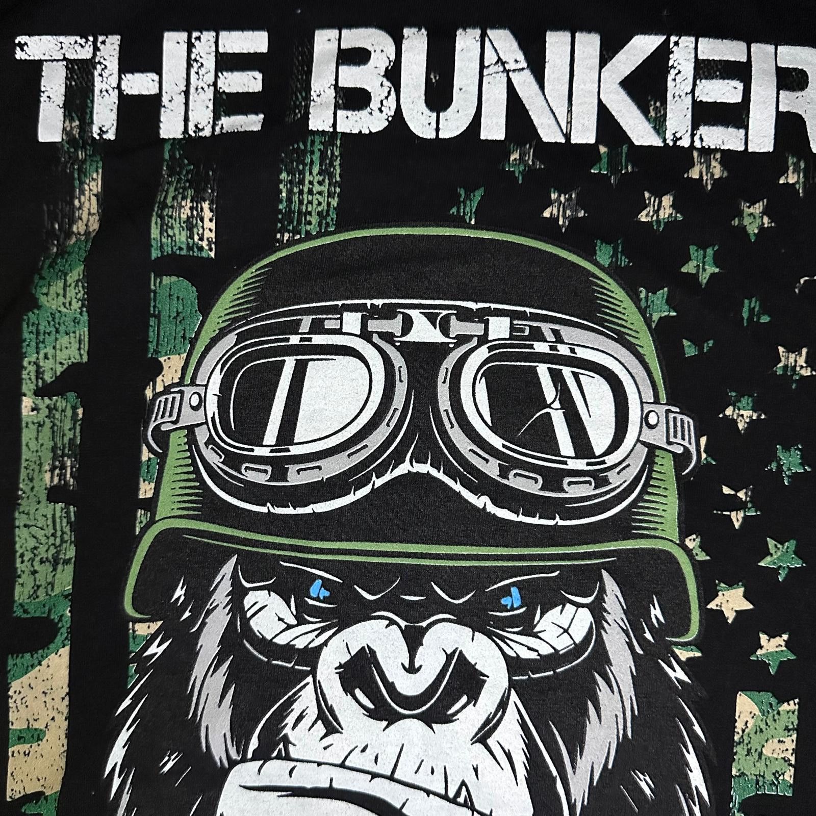 Gildan Gildan 🦍 “The Bunker” Gorilla Military Graphic Tee – Size L Size US L / EU 52-54 / 3 - 5 Thumbnail