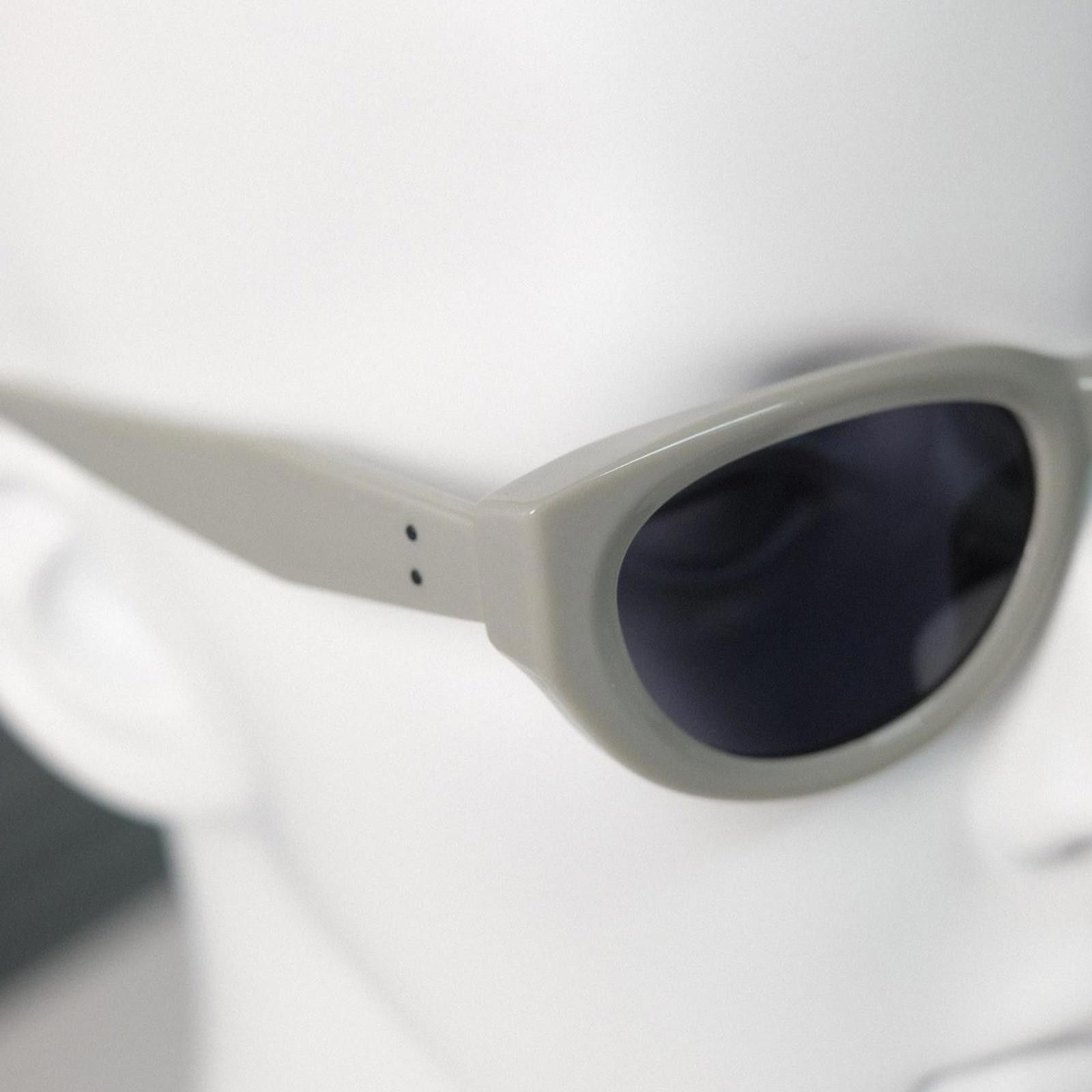 Japanese Brand Vtg Vintage Y2k Avant Garde Cat Eye Gray Sunglasses Unisex Size ONE SIZE - 6 Thumbnail