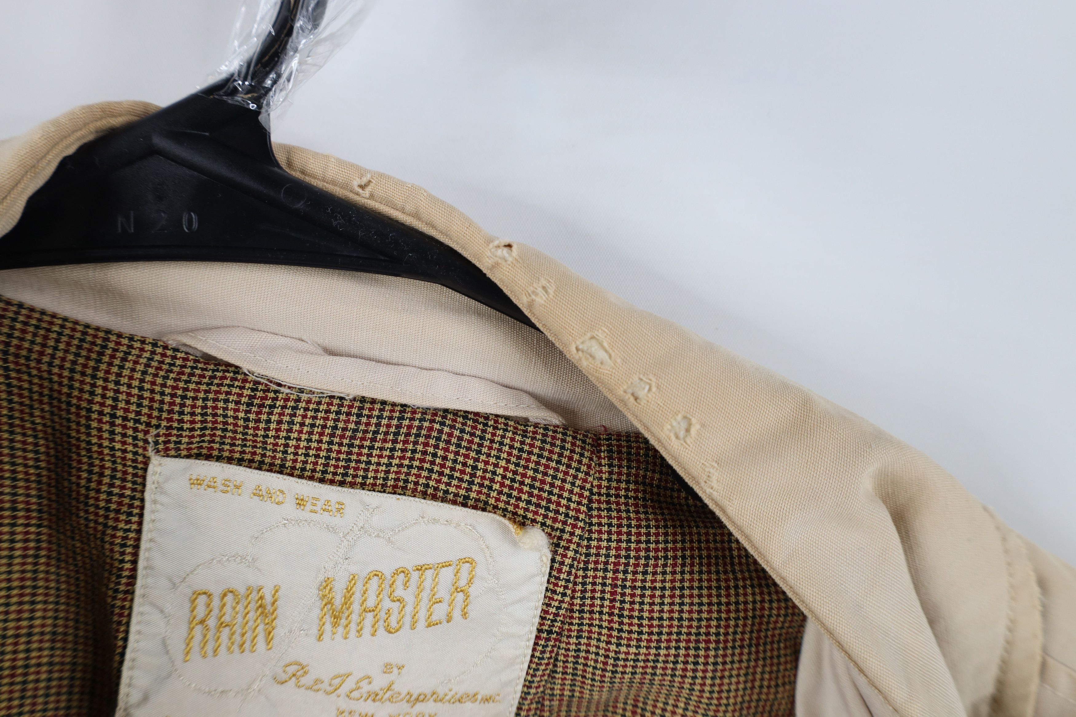 Vintage Vintage 60s 70s Streetwear Trench Coat Rain Jacket Beige Tan Size US L / EU 52-54 / 3 - 9 Thumbnail