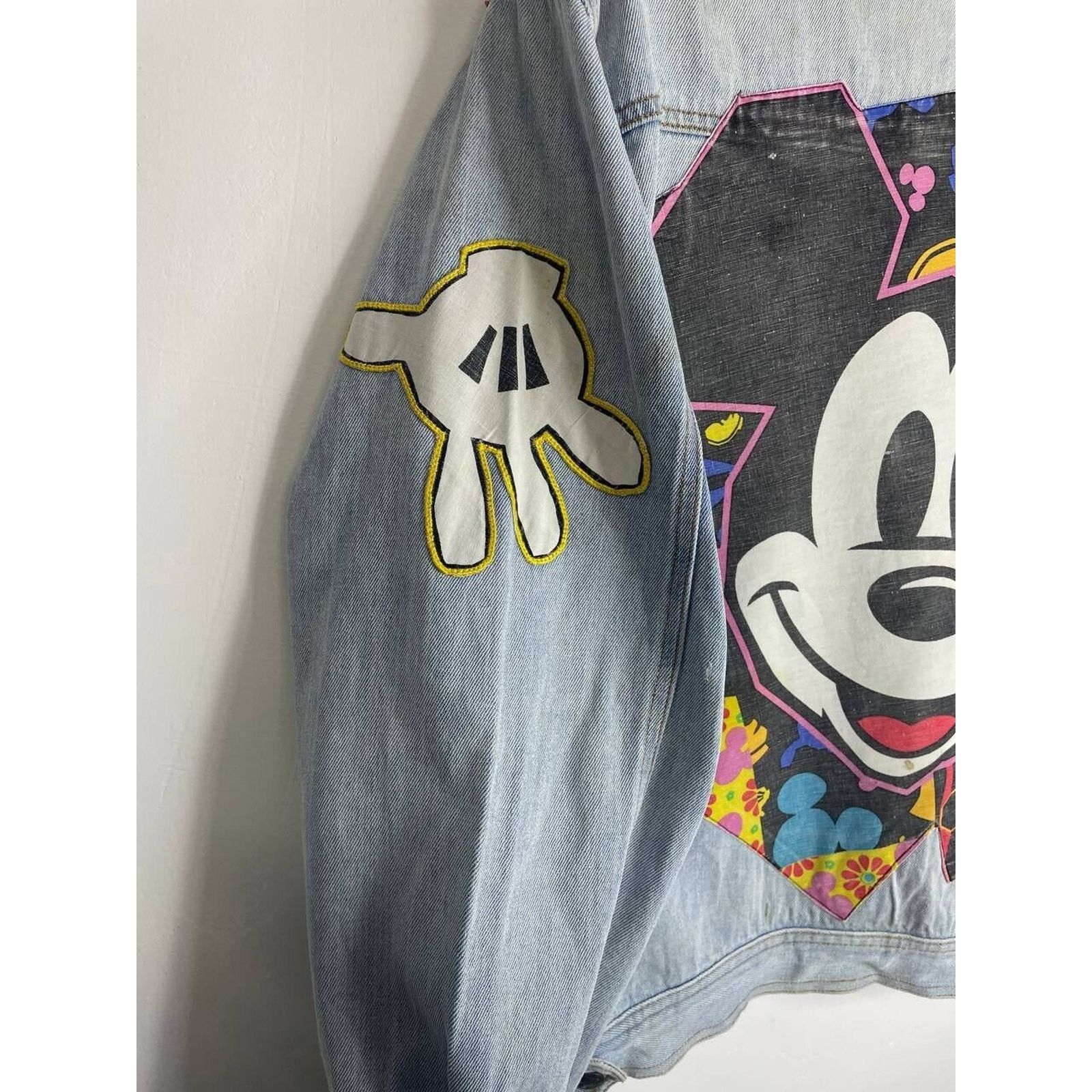 Disney × Mickey Mouse × Vintage Vintage Disney Mickey & Co. Denim Jacket Light Wash Size L Size US L / EU 52-54 / 3 - 9 Thumbnail
