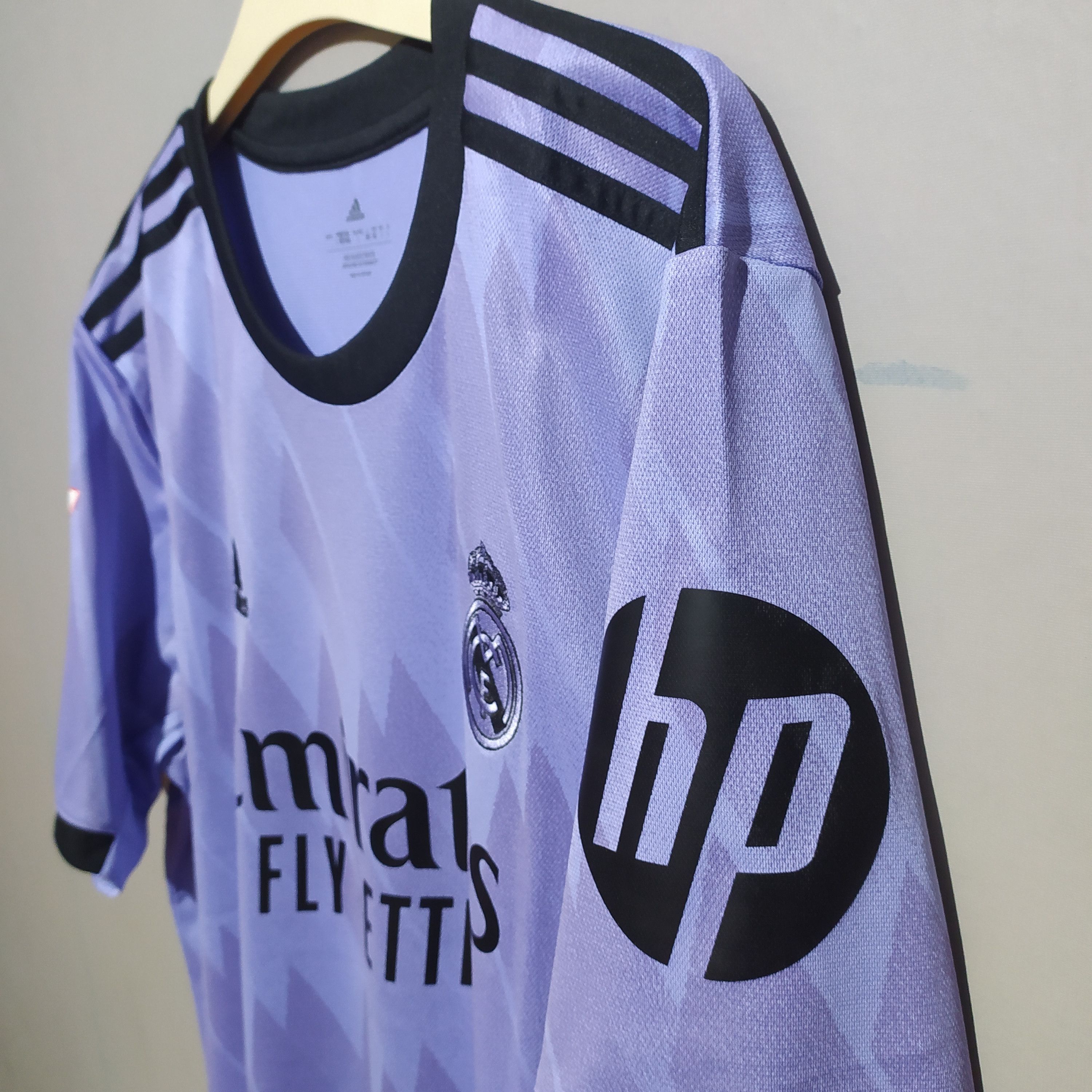 Adidas Real Madrid 2022/24 #5 Bellingham Away Jersey Size US M / EU 48-50 / 2 - 9 Thumbnail