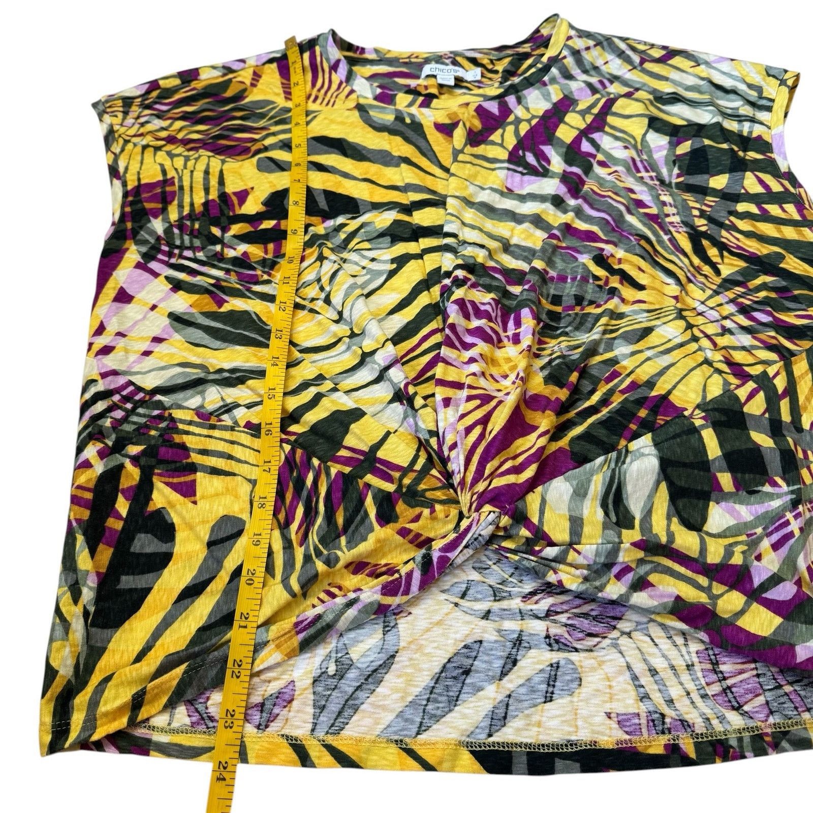 Chicos CHICOS Tropical Leaf Print Knot Front Tee Size Medium (1) Size M / US 6-8 / IT 42-44 - 9 Thumbnail