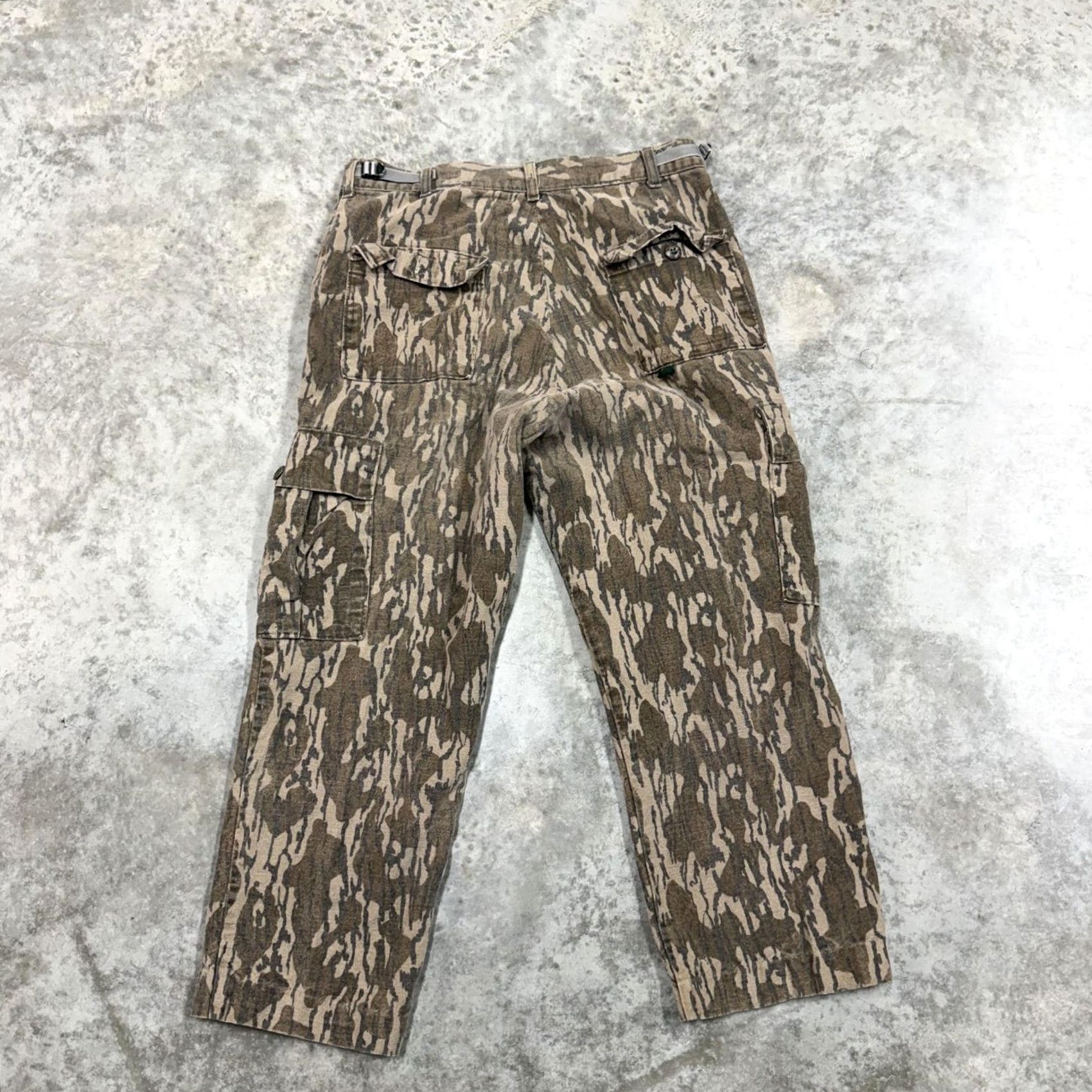 Vintage Mossy Oak Cargo Pants Mens 34 x 27 Brown Camo Flannel Adjustable Waist Hunting Shirt Size US 34 / EU 50 - 5 Thumbnail