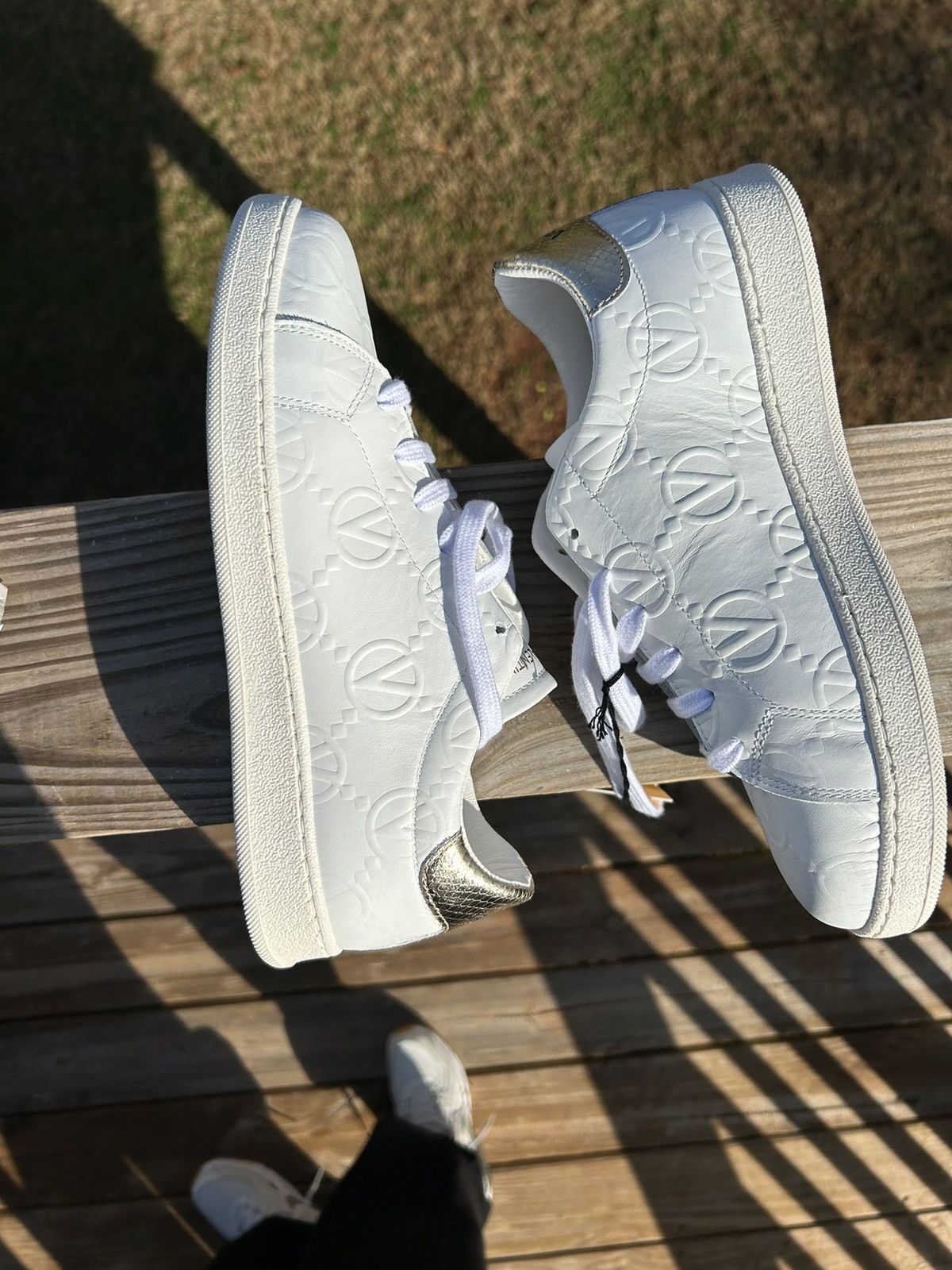 Mario Valentino Valentino White Sneakers with Cream Detail Size US 9 / IT 39 - 10 Thumbnail