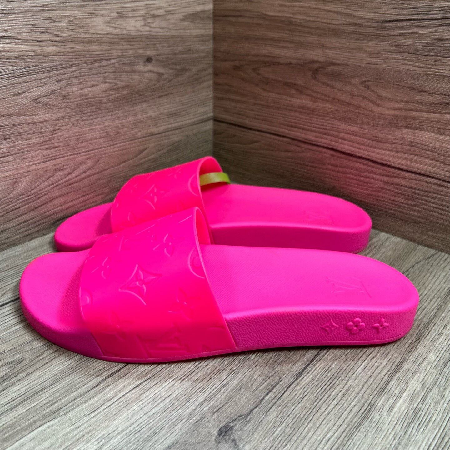 Louis Vuitton Louis Vuitton Pink Sandals us_10 Women Size US 10 / IT 40 - 1 Thumbnail