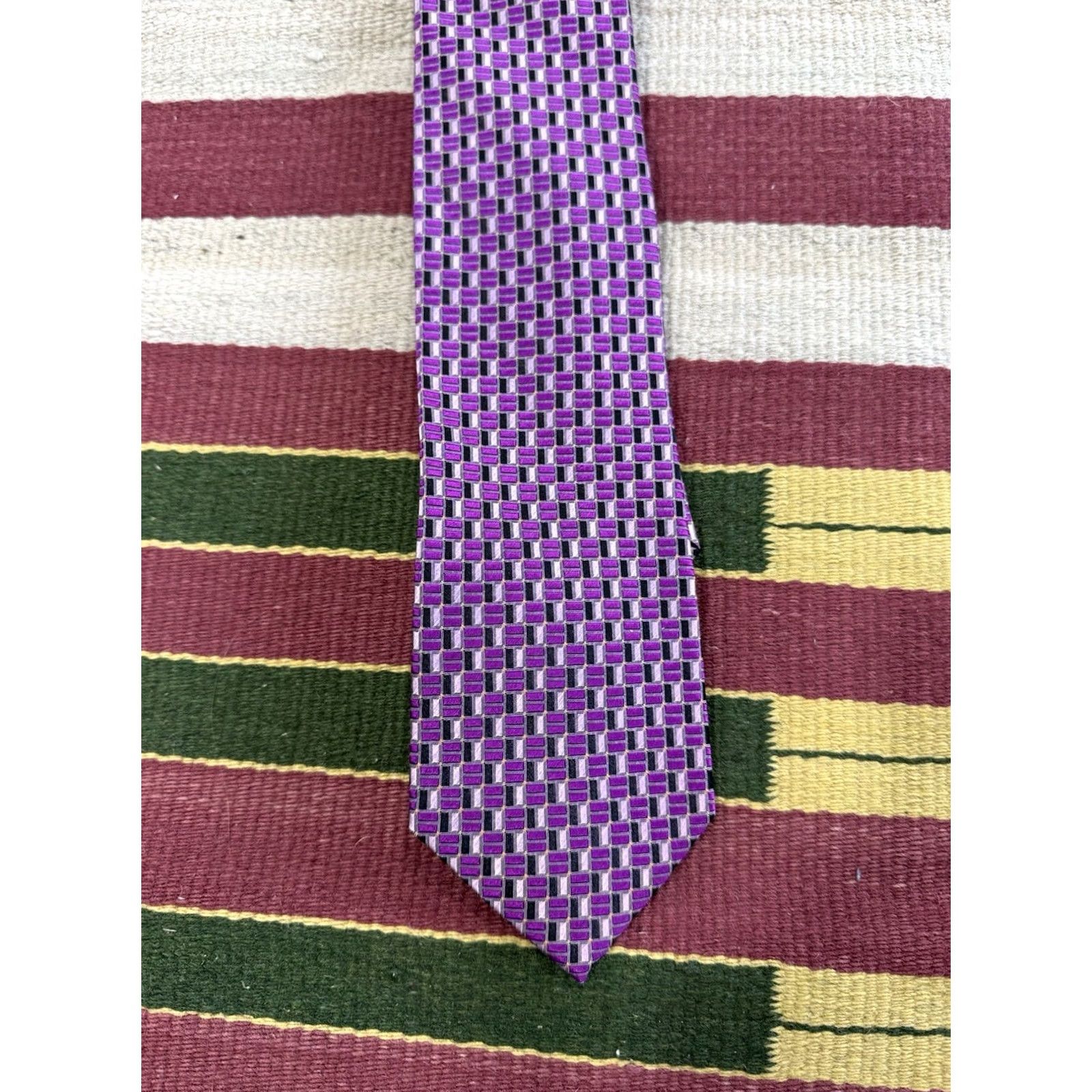 Vintage John H. Daniel Silk Necktie Purple Geometric Pattern Tie Men Classic Luxury 100% Silk Italy Modern Mens Size ONE SIZE - 2 Thumbnail