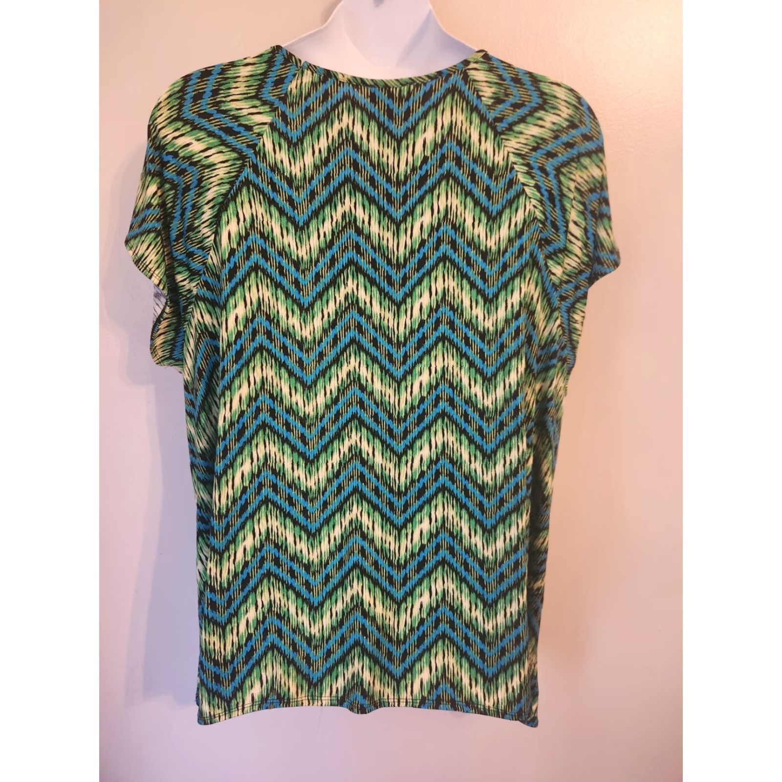 Avenue Avenue Blouse Cap Sleeve Silky Top Green Chevron Pattern 4X Plus Size Women Shy? Size XXL / US 16-18 / IT 52-54 - 4 Thumbnail