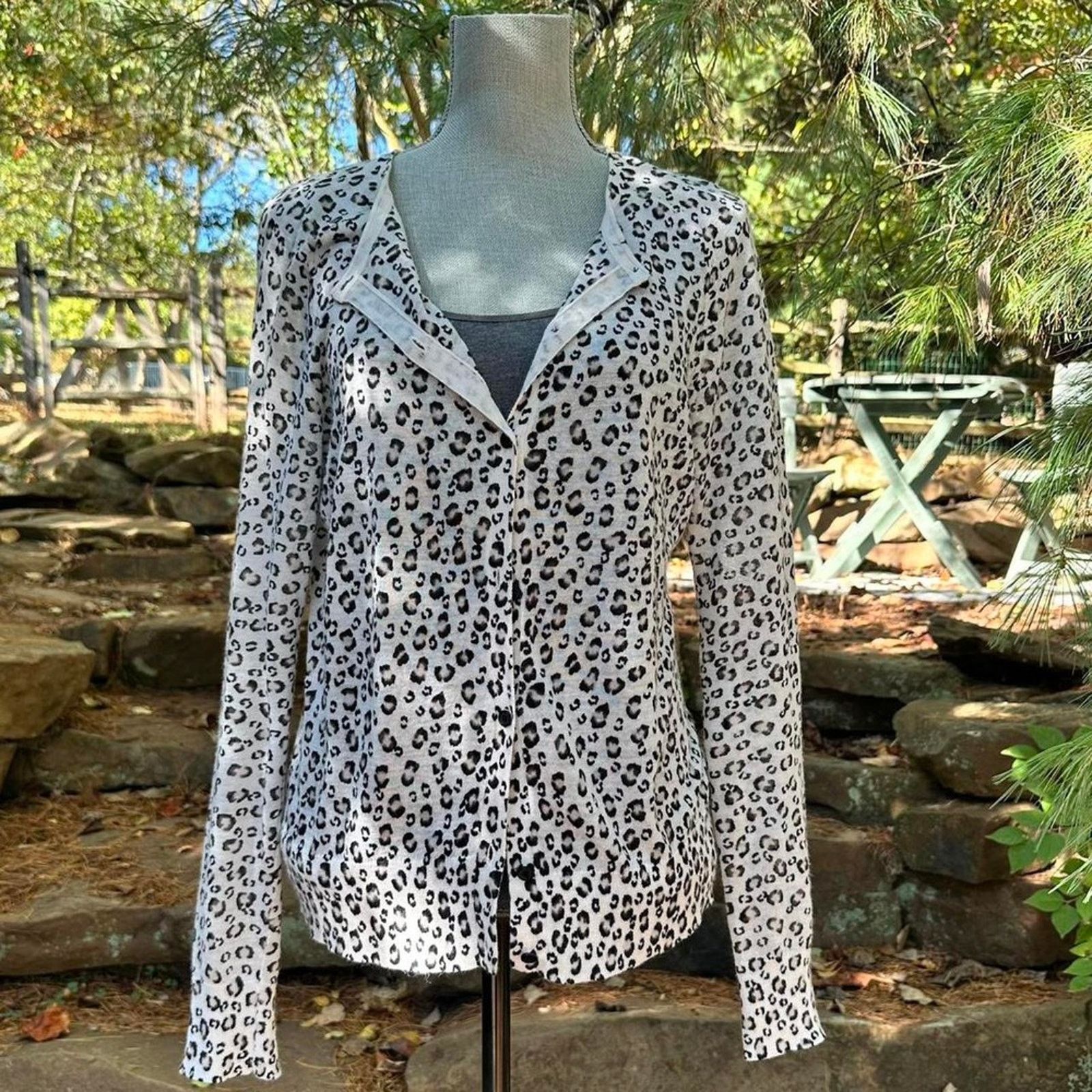 Ann Taylor Leopard long sleeve cardigan medium Size L / US 10 / IT 46 - 2 Thumbnail