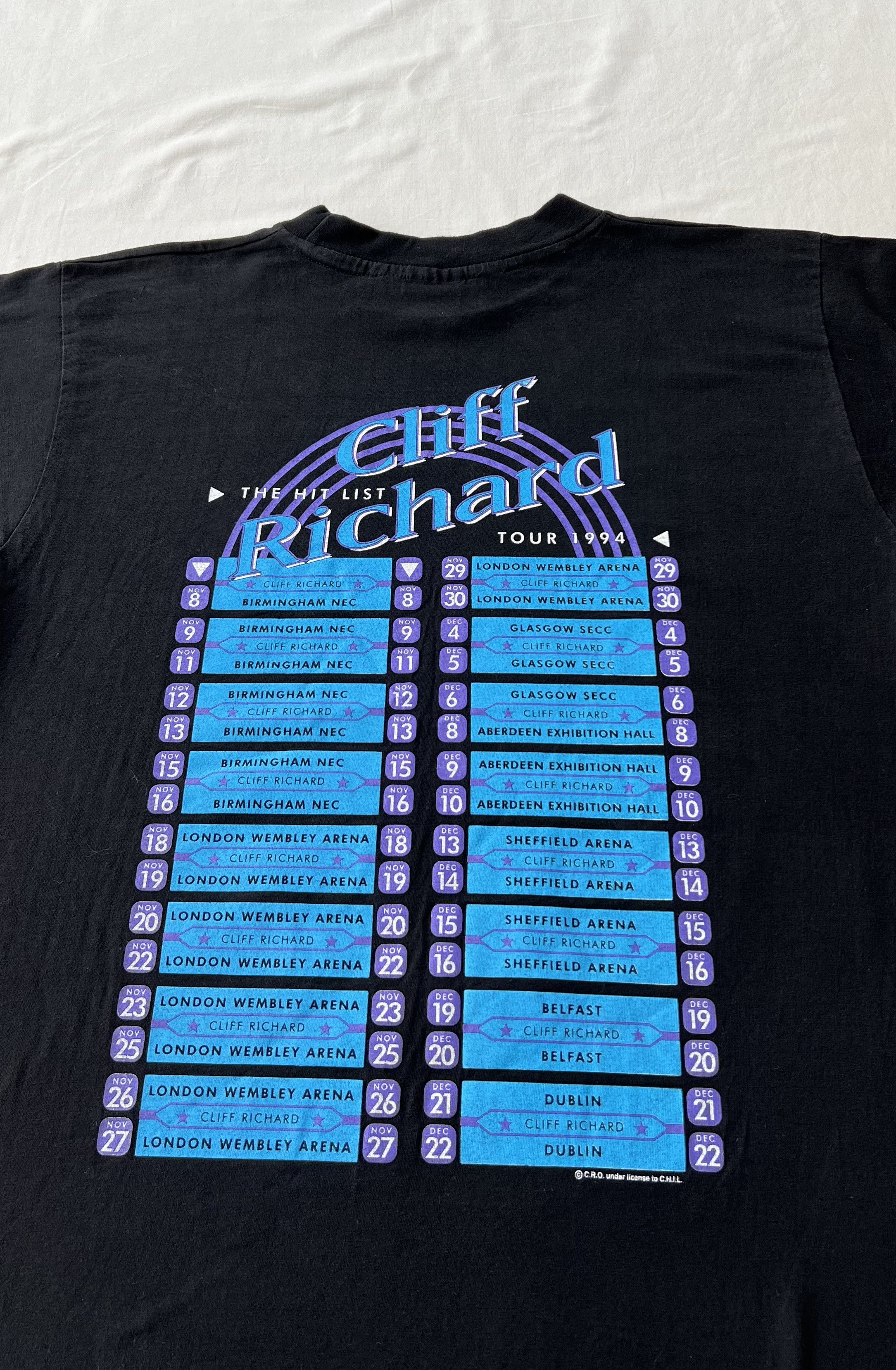 Band Tees Vintage 1994 Cliff Richard The Hit List Tour Black T-shirt Size US M / EU 48-50 / 2 - 11 Thumbnail
