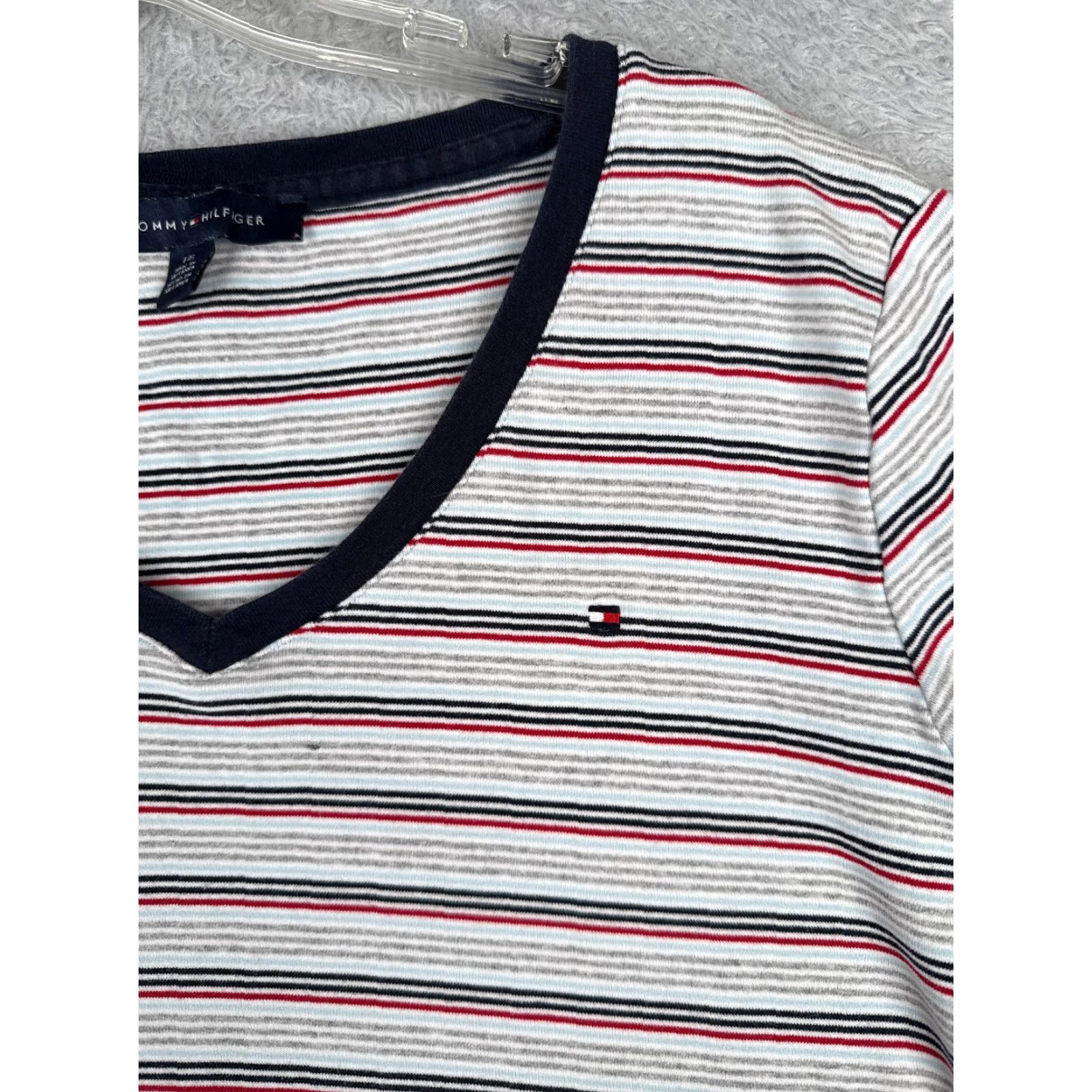 Tommy Hilfiger VINTAGE Tommy Hilfiger Shirt Womens Large Gray Red Stripe V-Neck Short Sleeve Cotton Size L / US 10 / IT 46 - 6 Thumbnail
