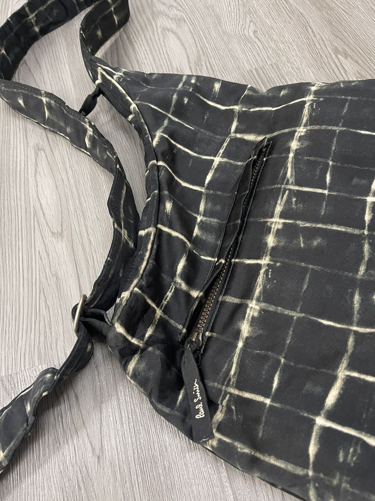 Paul Smith × Vintage Unisex 90s Paul Smith Spectra tech crossbody bag Size ONE SIZE - 4 Thumbnail