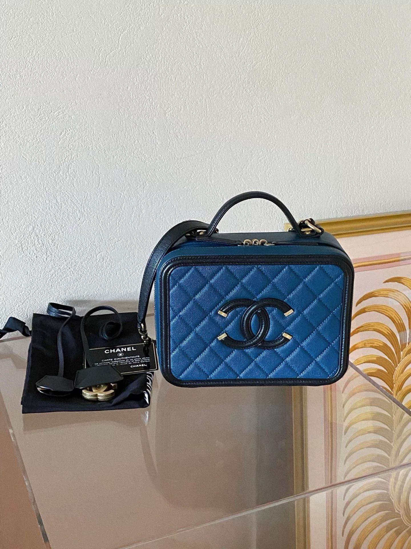 Chanel Pre-loved Bag Very good condition Size ONE SIZE - 1 Thumbnail