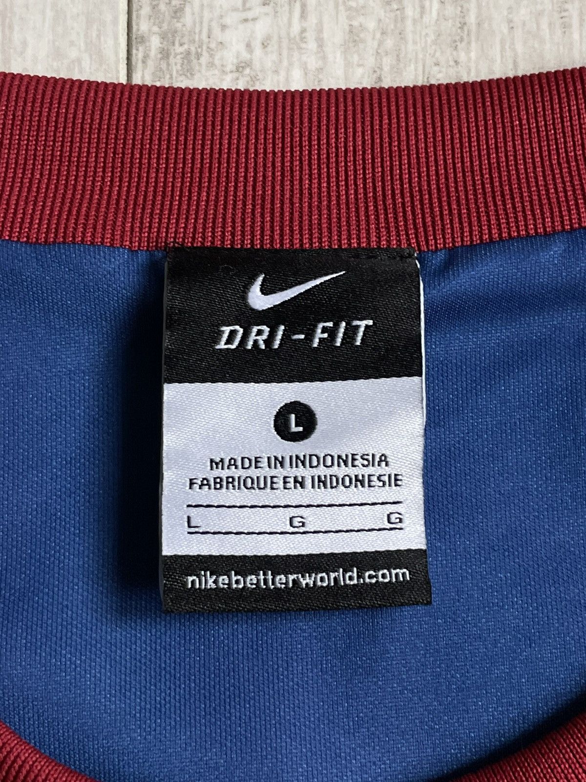 Nike Nike Barcelona 2011/2012 Football Shirt Home Jersey RARE Size US L / EU 52-54 / 3 - 10 Thumbnail