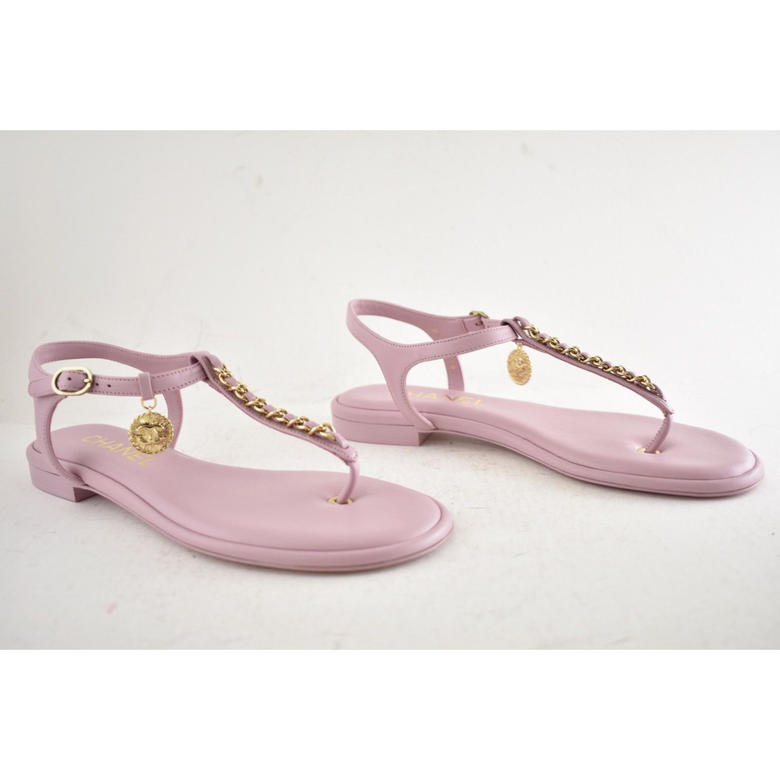 Chanel Chanel Lilac Pink Gold Chain Flat Thong Sandal 39.5 Size US 9.5 / IT 39.5 - 4 Thumbnail