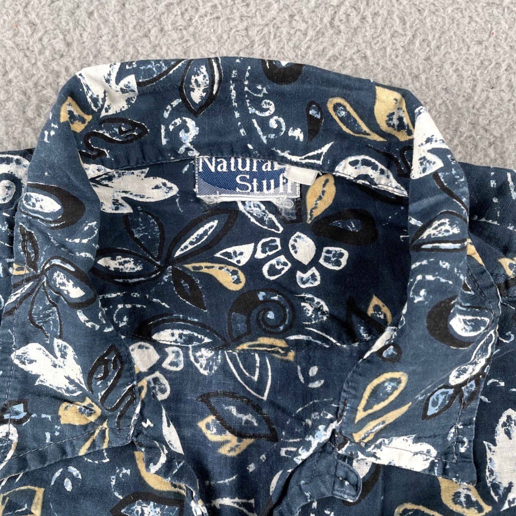 Vintage VINTAGE Natural Stuff Shirt XL Short Sleeve Button-Up Floral Deep Blue X-Large Boys Men Womens Size US XL / EU 56 / 4 - 3 Thumbnail