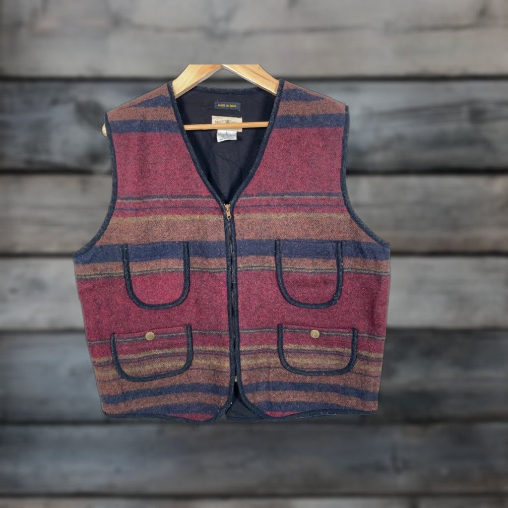 Vintage Northwest Territory Wool Vest Men's Large Red Striped Outdoor Zip Up Size US L / EU 52-54 / 3 - 1 Thumbnail