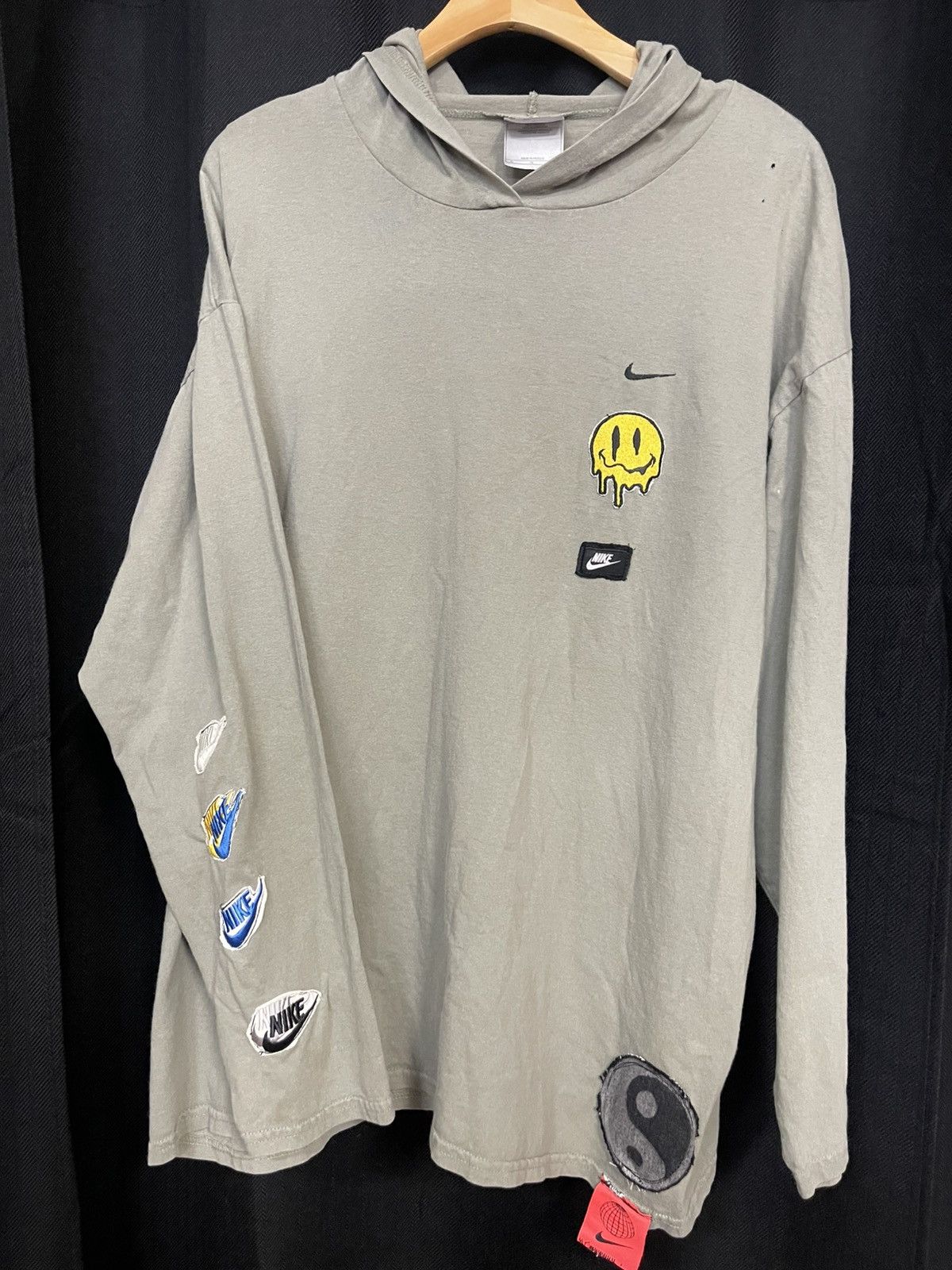 Nike Reworked Nike hooded long sleeve tee Size US XL / EU 56 / 4 - 1 Thumbnail
