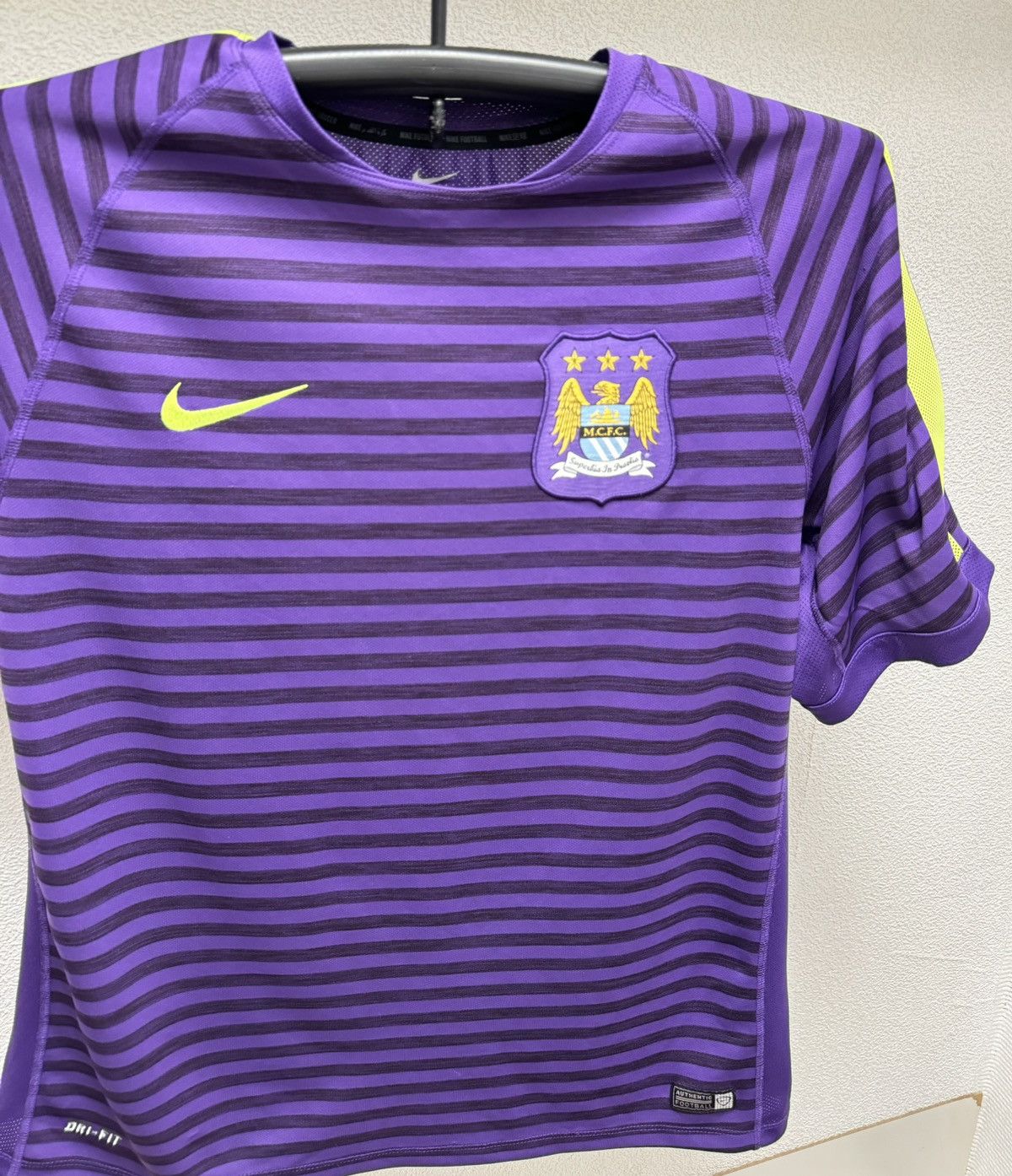 Nike Manchester City Nike soccer jersey Xl sz vintage Size US XL / EU 56 / 4 - 8 Thumbnail