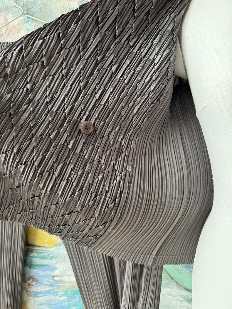 Issey Miyake Issey Miyake size:1 A grey main line pleated cardigan Size XS / US 0-2 / IT 36-38 - 8 Thumbnail