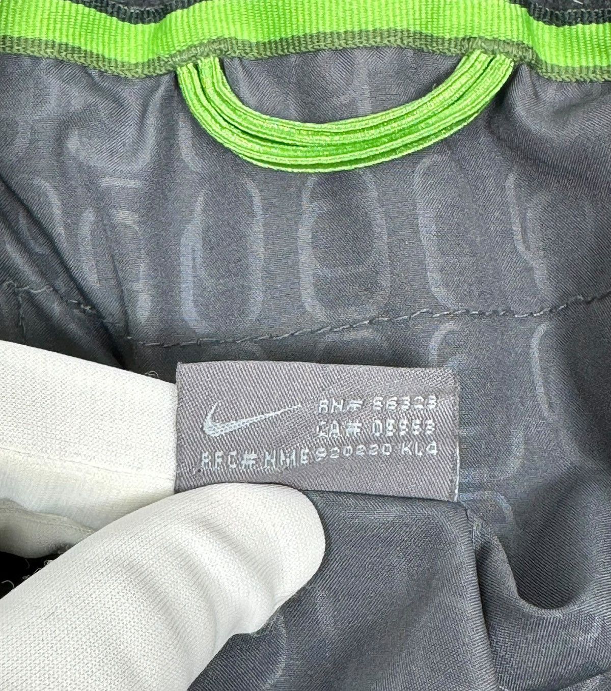 Nike × Vintage Nike Vintage Y2K Satin Quilted Down Jacket size L Size L / US 10 / IT 46 - 15 Thumbnail