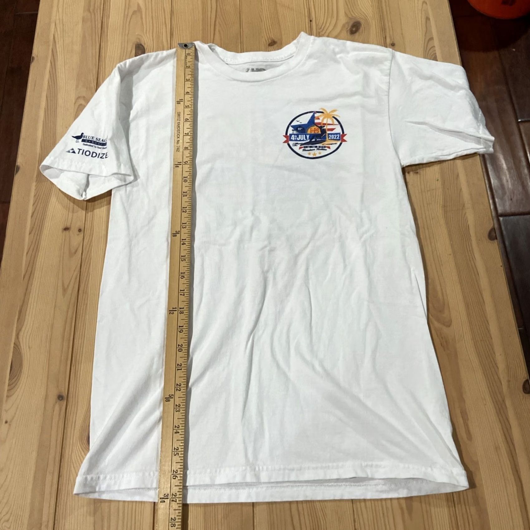 Vintage Huntington Surf & Sport T Shirt Mens M White Surf Shop 4th Of July Made in USA Surf California Surfboard Travel Souvenir Shirt Men M White Size US M / EU 48-50 / 2 - 6 Thumbnail