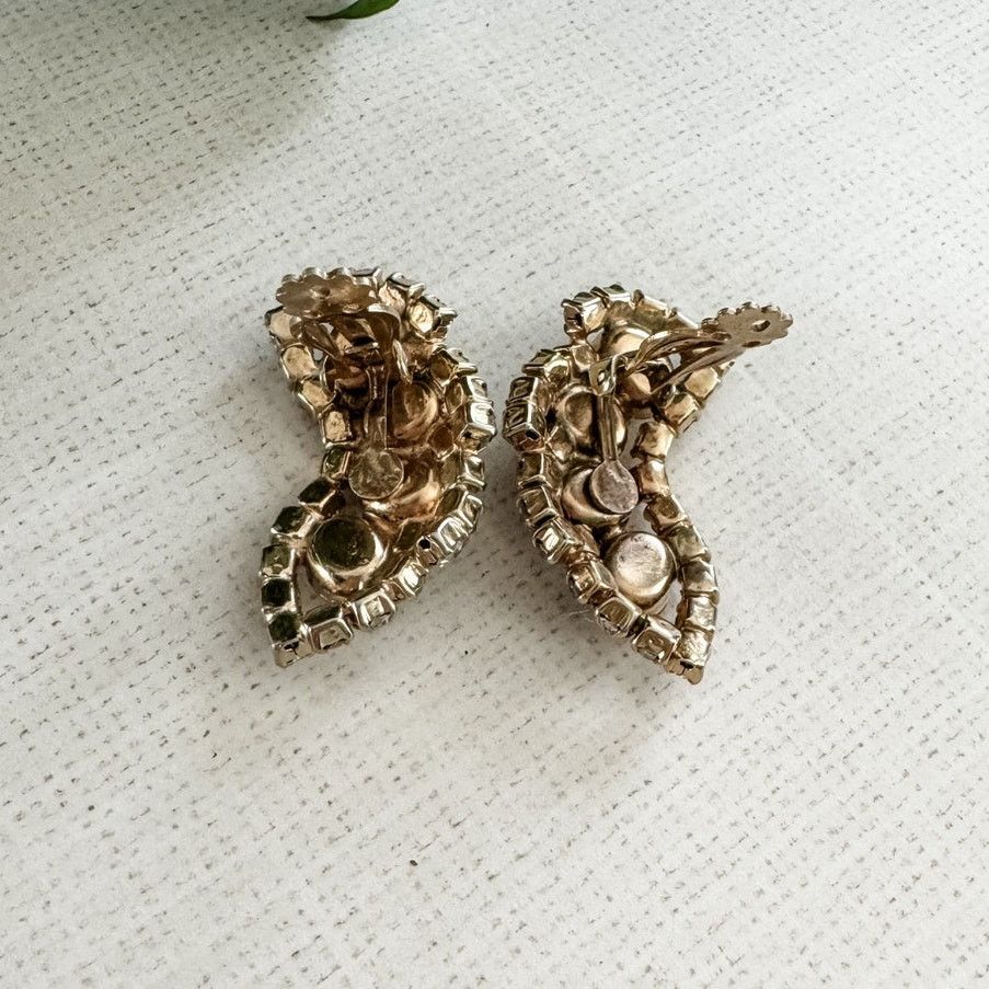 Vintage Vintage 50s 60s prong set rhinestone earrings clip back Size ONE SIZE - 7 Thumbnail