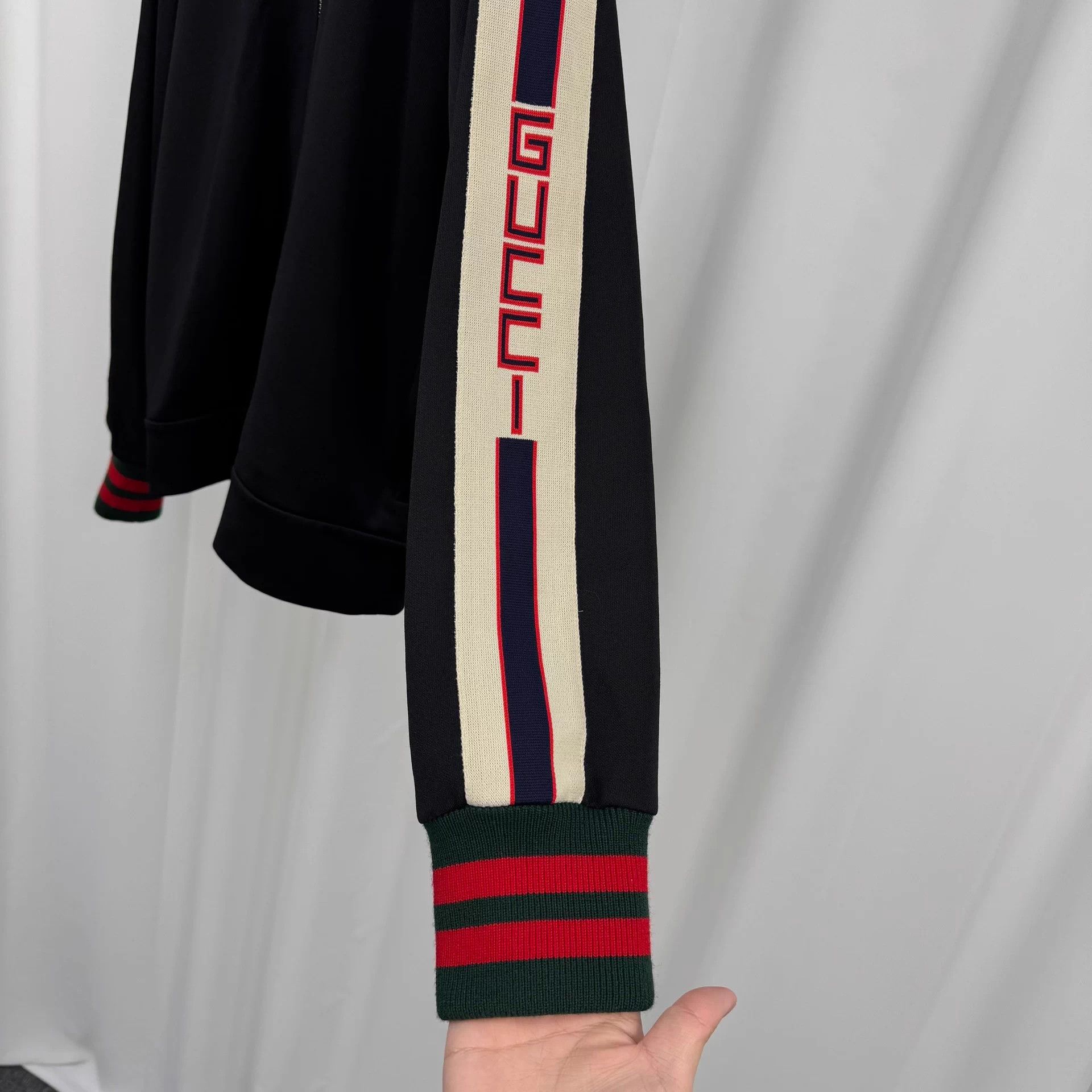 Gucci Gucci webbing logo zip school jacket M like new Size US M / EU 48-50 / 2 - 4 Thumbnail