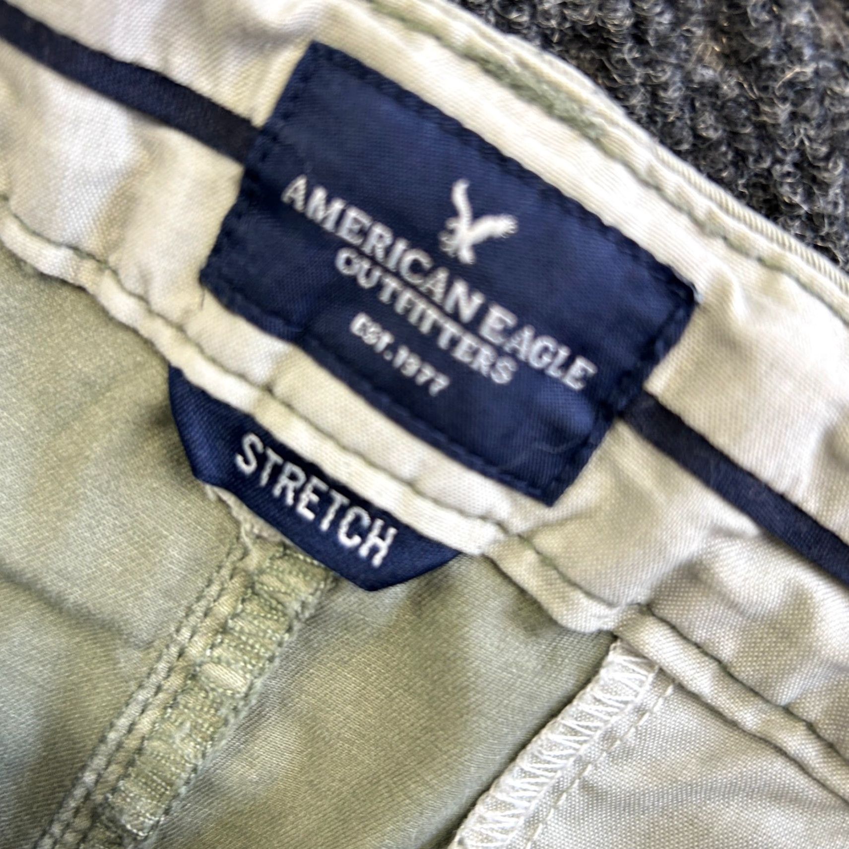 American Eagle Outfitters VINTAGE American Eagle Outfitters Chino Shorts 8 Green Low Rise 5-Pocket Design Zip Button Logo Casual Women US Retro Size 30" / US 8 / IT 44 - 4 Thumbnail