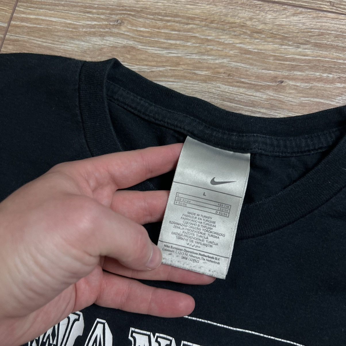 Nike 90s Nike Sneakerhead Vintage Y2K Oversized Retro Tee T-Shirt Size US L / EU 52-54 / 3 - 5 Thumbnail