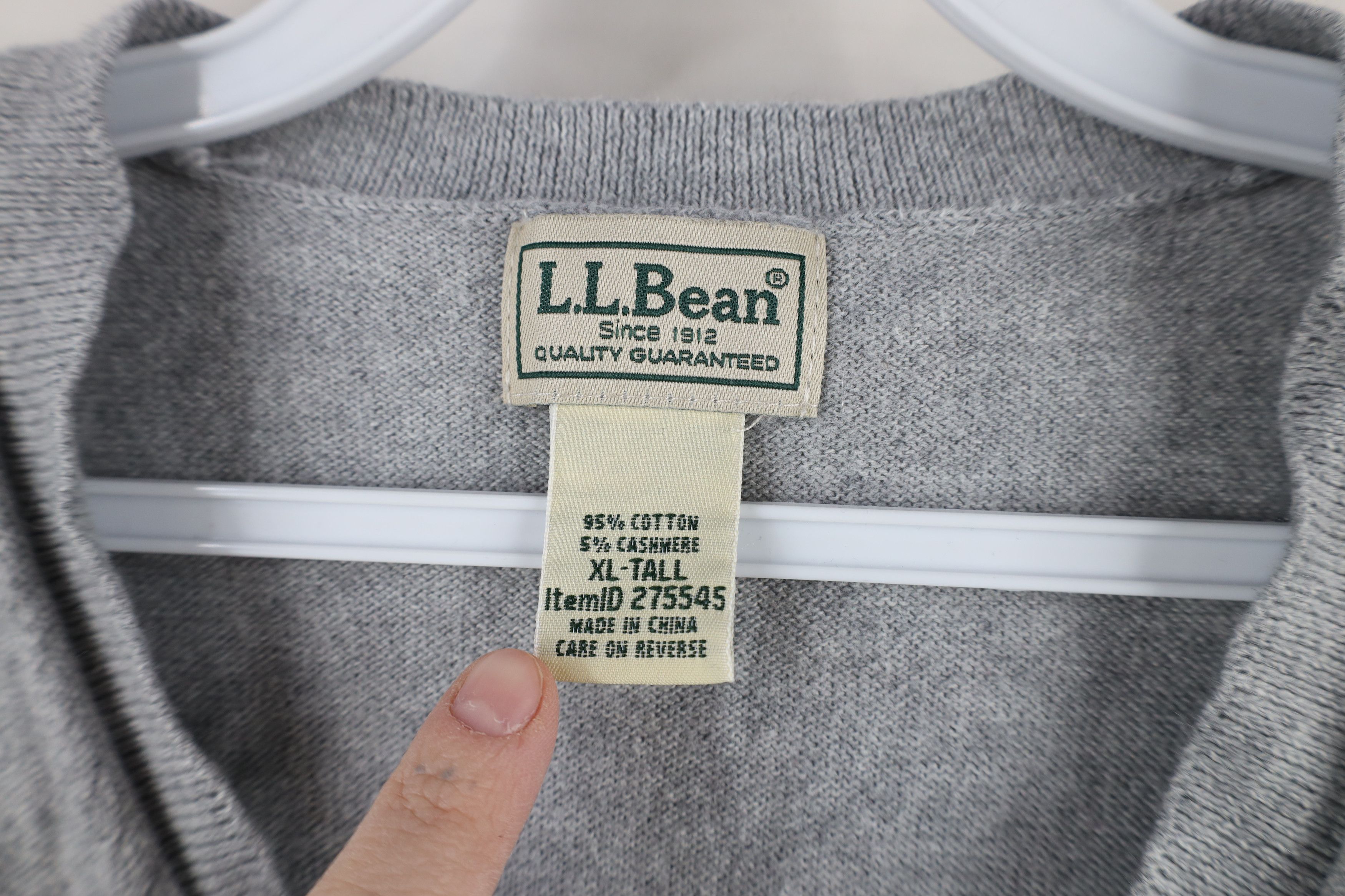 L.L. Bean × Vintage Vintage LL Bean Cashmere Knit V-Neck Sweater Vest Gray Size US XL / EU 56 / 4 - 5 Thumbnail