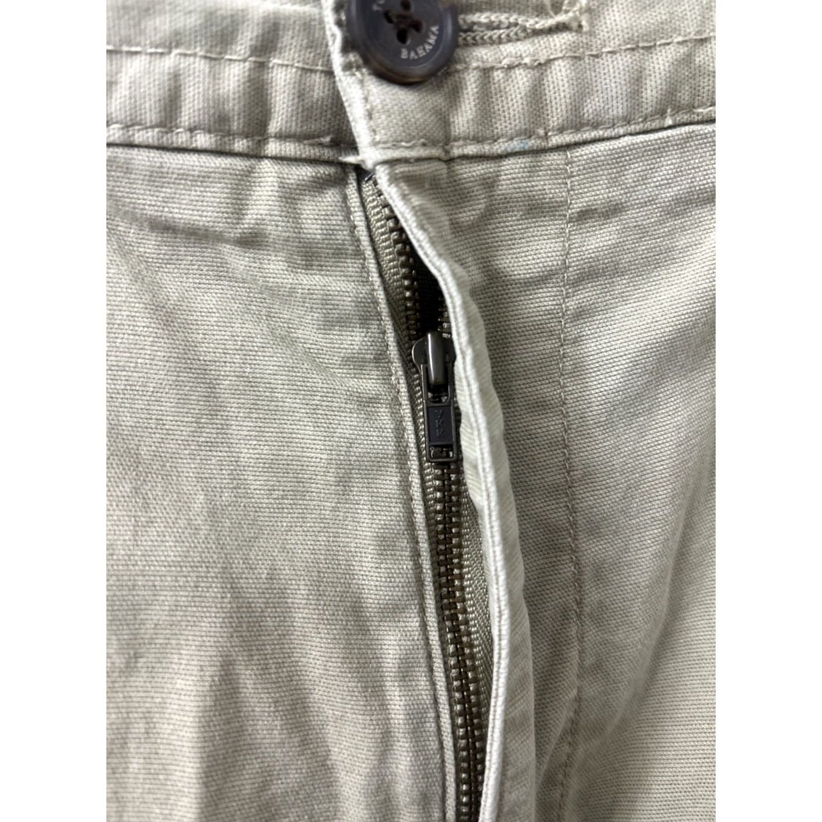 Tommy Bahama Tommy Bahama Cargo Shorts Mens Size 34 Brown Pockets 9” Inseam Casual Travel Short Shirt? Size US 34 / EU 50 - 7 Thumbnail
