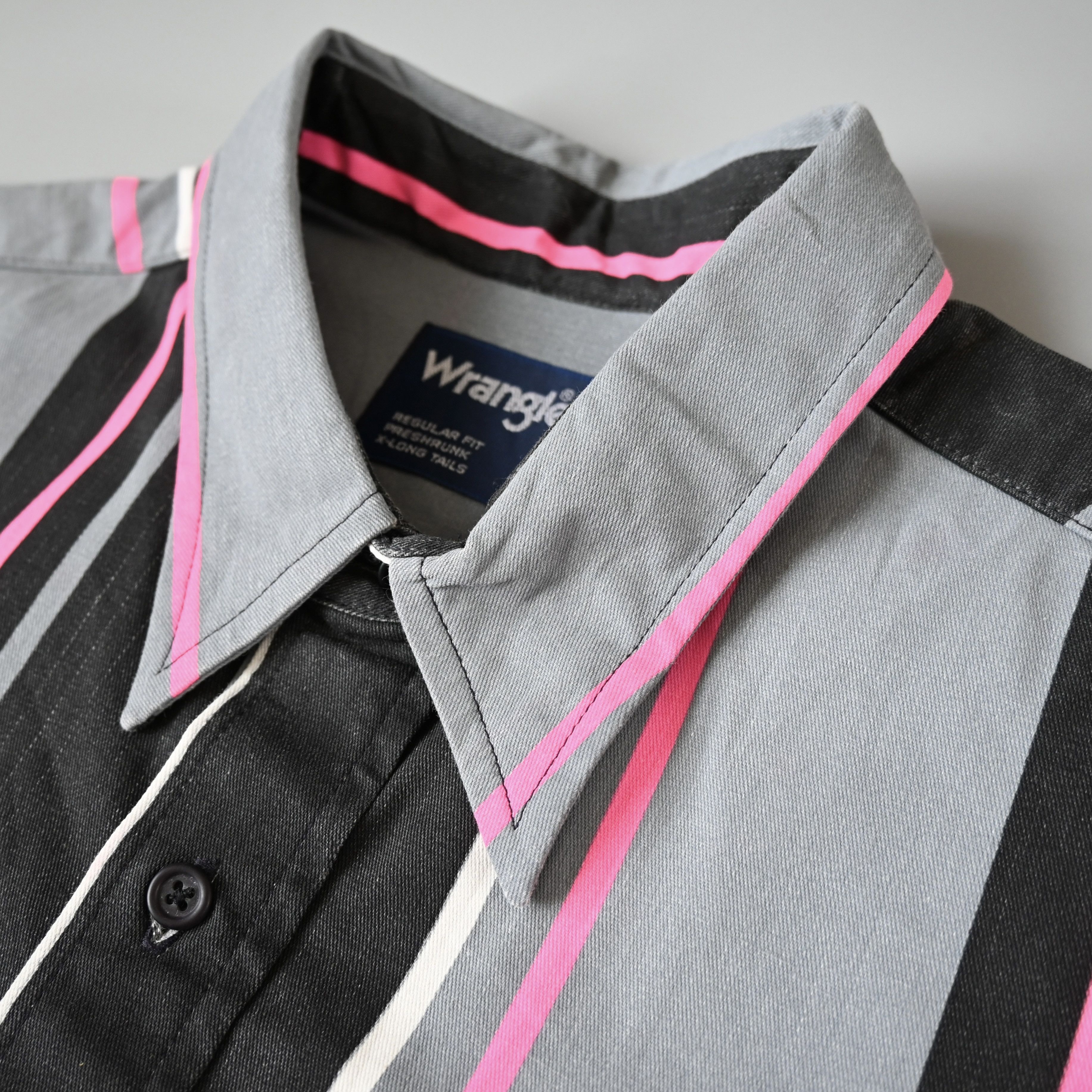 Vintage MINT, 1990s Wrangler Brushpopper cape shirt grey x pink Size US L / EU 52-54 / 3 - 11 Thumbnail