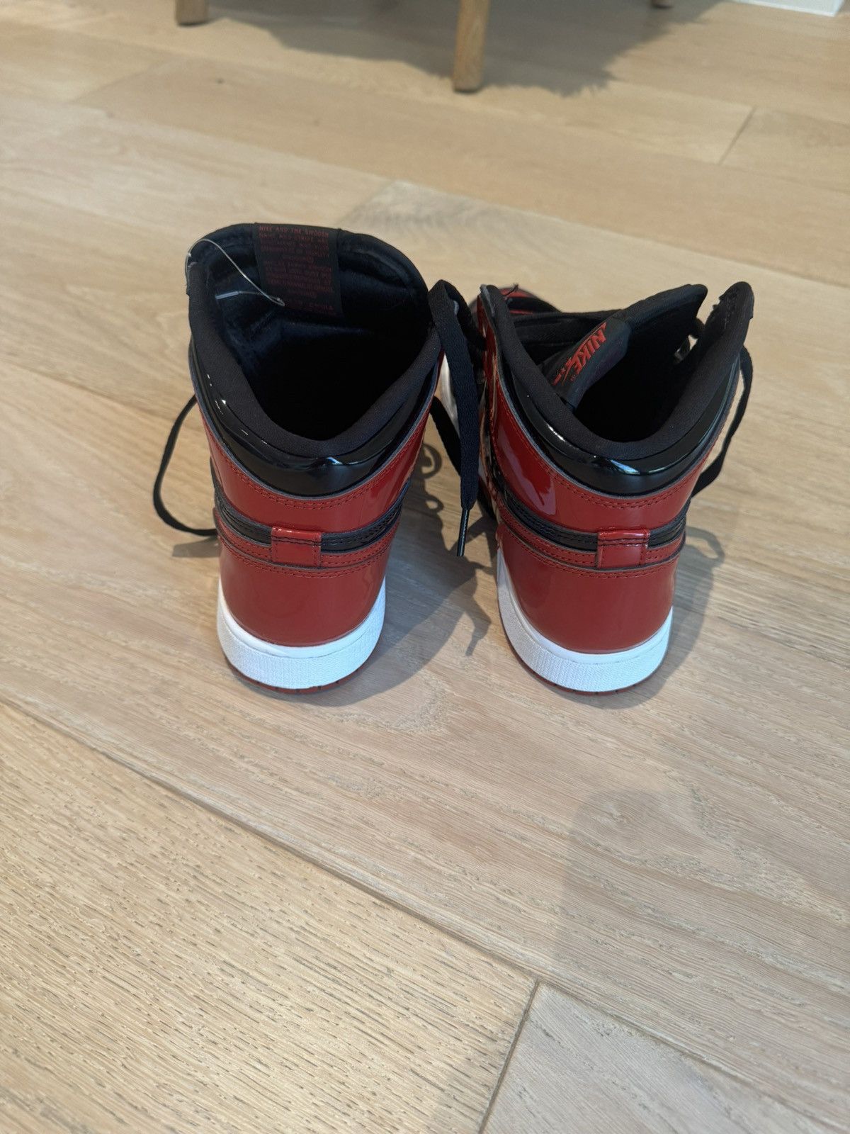 Jordan Brand × Nike Jordan 1 patent bred Size US 7 / EU 40 - 6 Thumbnail