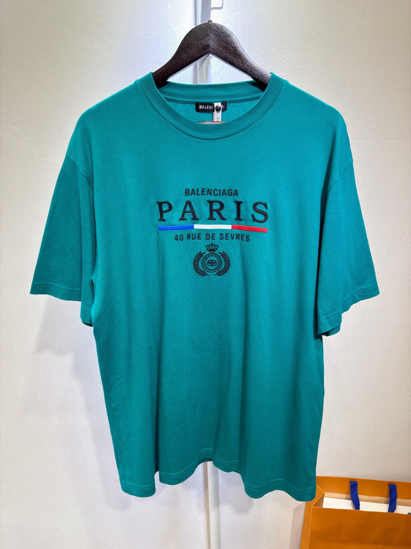 Balenciaga Balenciaga Embroidered Short Sleeve T-Shirt Size US L / EU 52-54 / 3 - 1 Thumbnail
