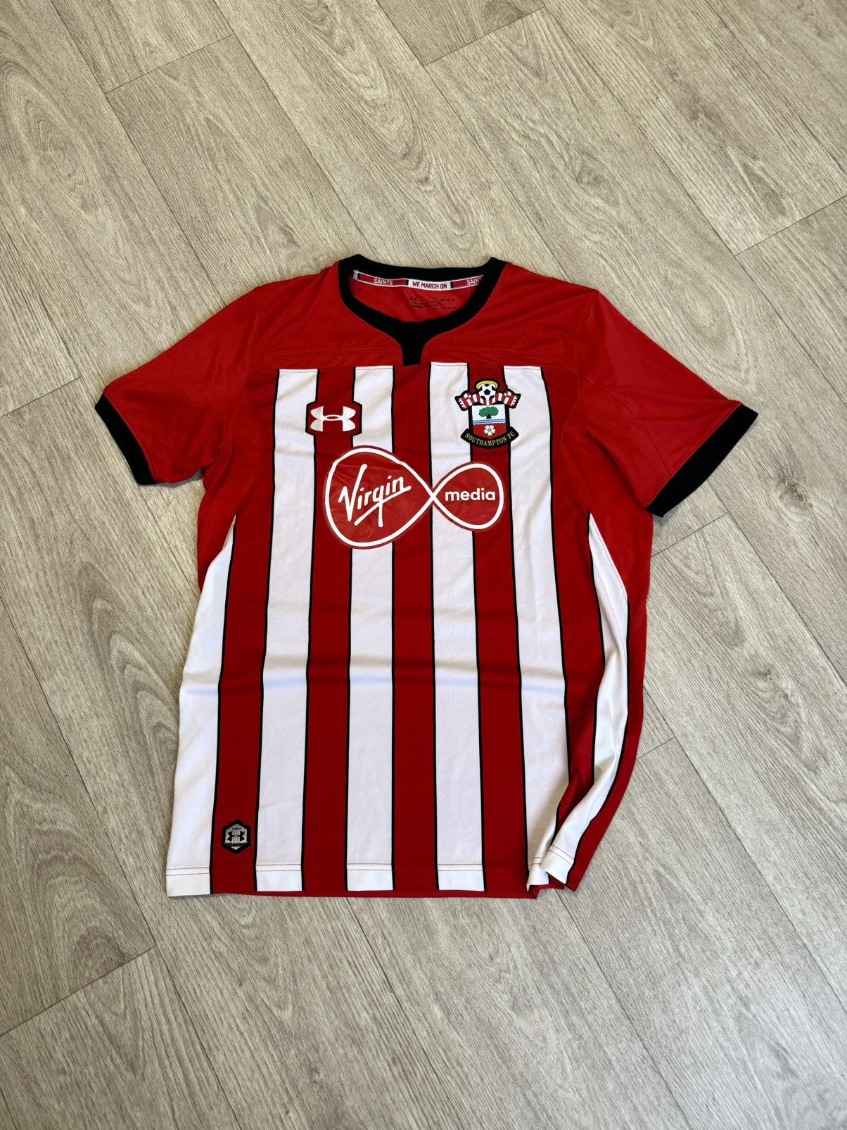 Under Armour 🔷Under Armour Southampton 2018/19 Soccer jersey🔷 Size US L / EU 52-54 / 3 - 1 Thumbnail