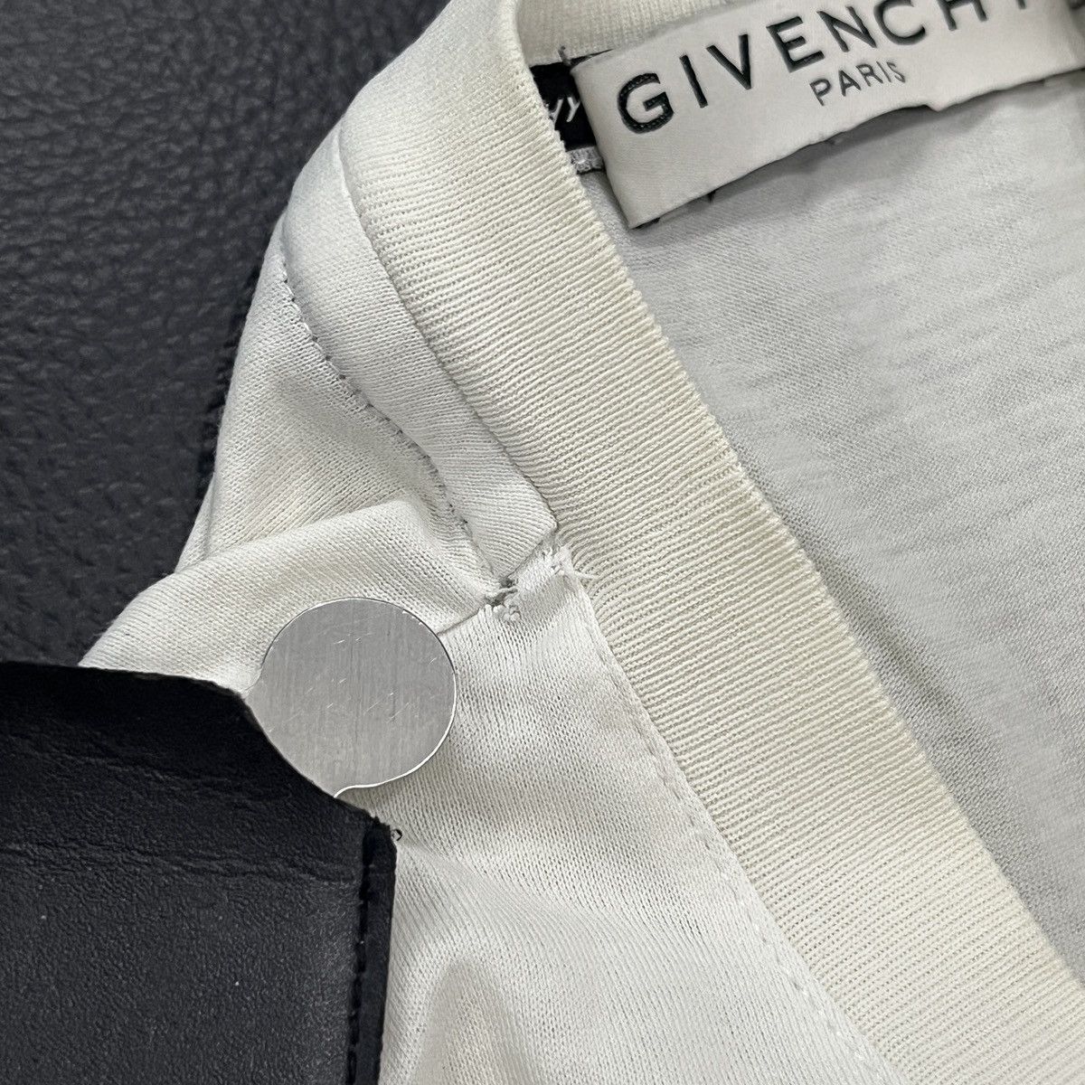 Givenchy Givenchy Distressed Logo T-Shirt Size US S / EU 44-46 / 1 - 7 Thumbnail