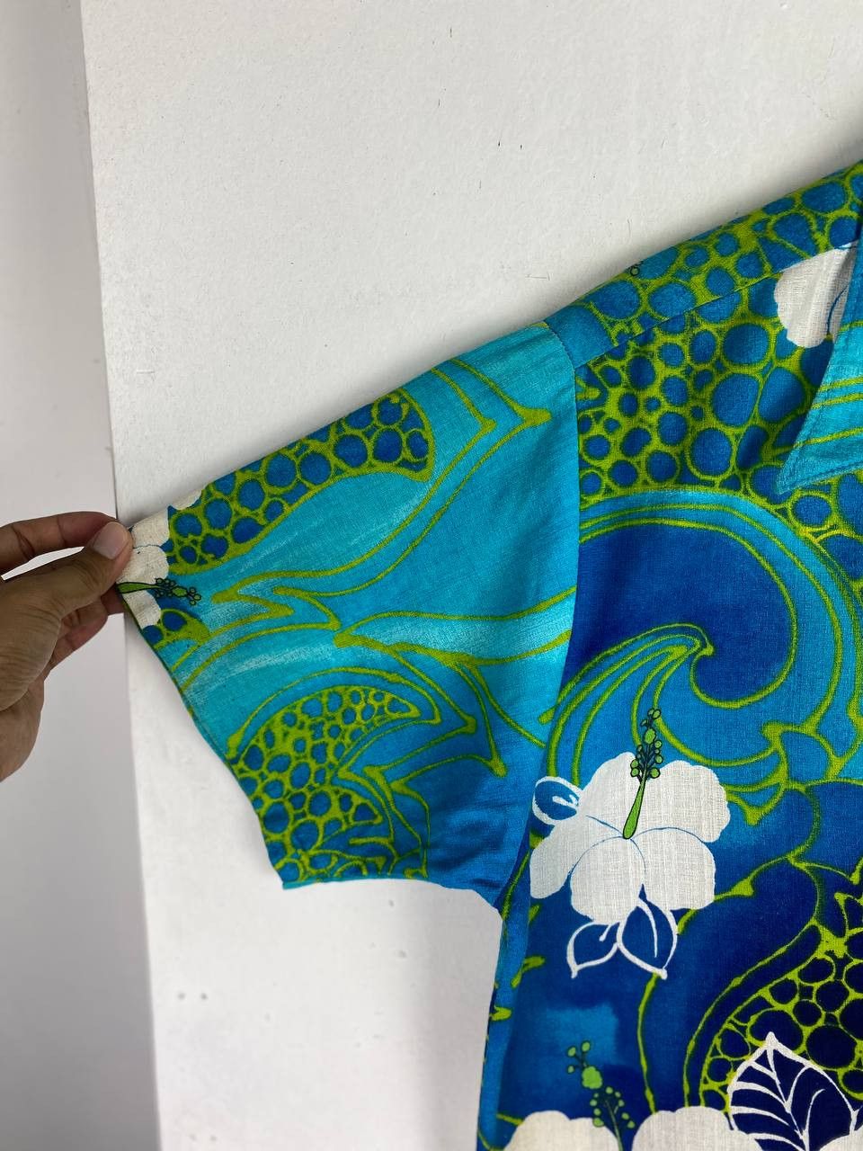 Vintage vintage 60s/70s hawaiian shirt very nice design Size US L / EU 52-54 / 3 - 5 Thumbnail