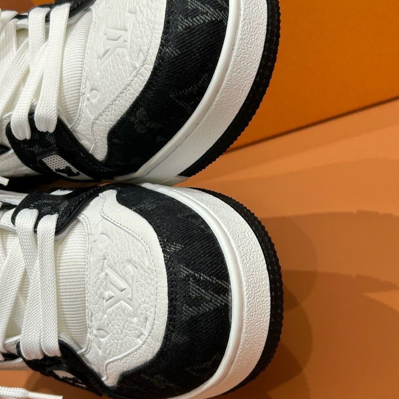 Louis Vuitton Louis Vuitton Trainer Panda Print Stylish Low-Top Sneakers Size US 9 / EU 42 - 4 Thumbnail