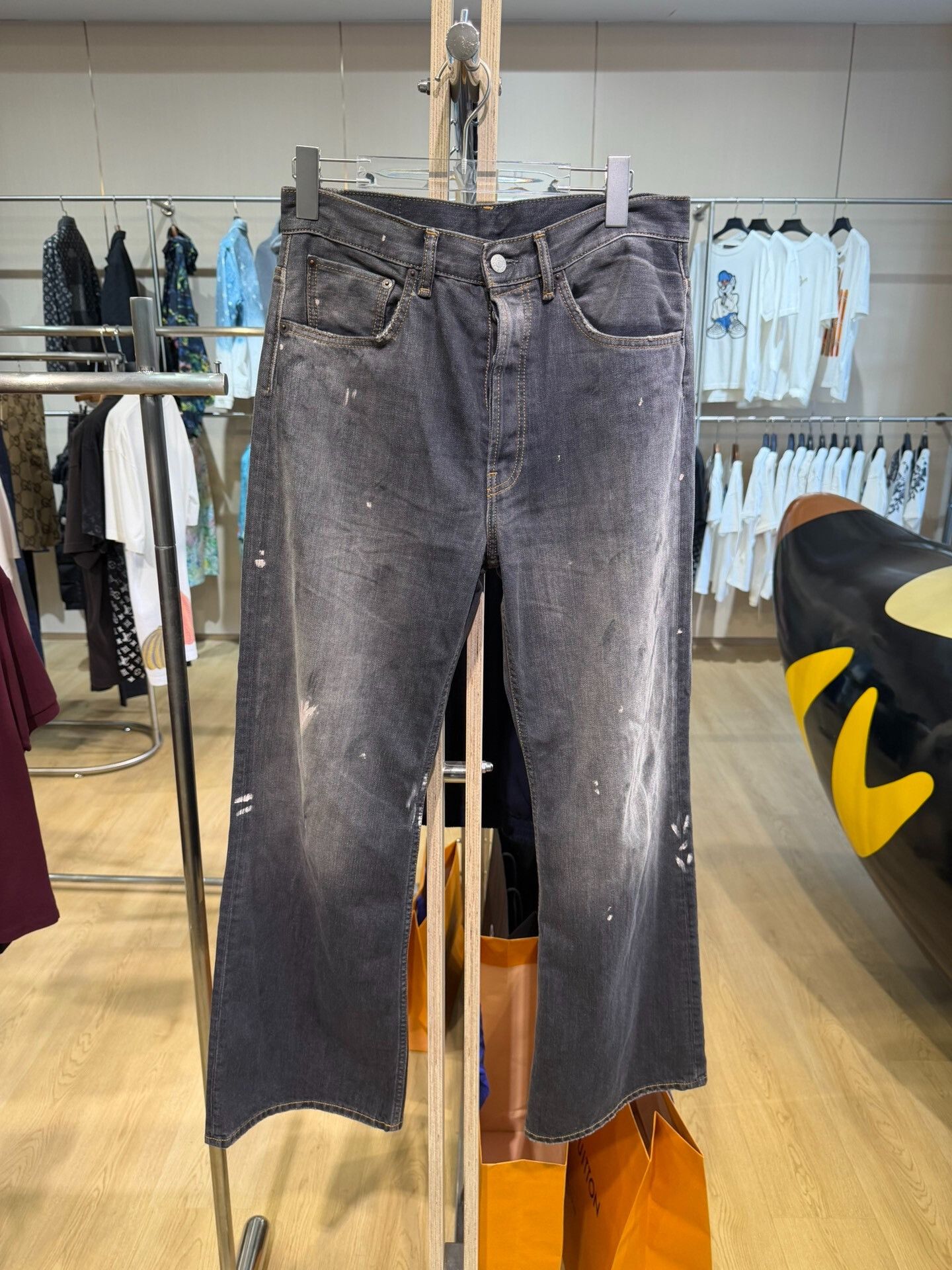 Acne Studios Acne Studios 2021M Black Splatter Jeans 30 Size US 30 / EU 46 - 1 Thumbnail