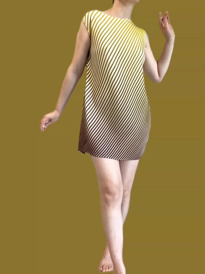 Issey Miyake Issey Miyake size:2 Yellow main line gradient color round Size S / US 4 / IT 40 - 5 Thumbnail