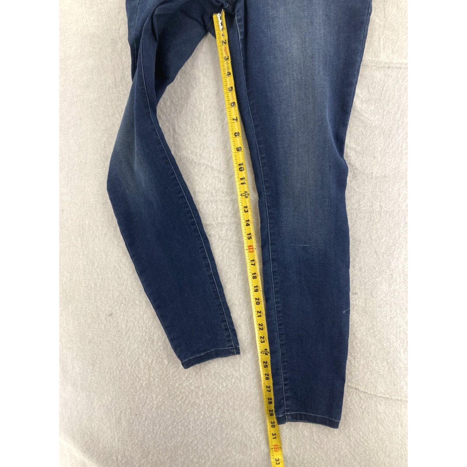 Nine West Nine West Jeans Womens 6 Pull On Skinny Denim Jeans Blue 30 Inseam 31 Inseam Dark Wash Regular Size 6 Rise Mid Bohemian Style Skinny Womens Jeans Size 30" / US 8 / IT 44 - 6 Thumbnail