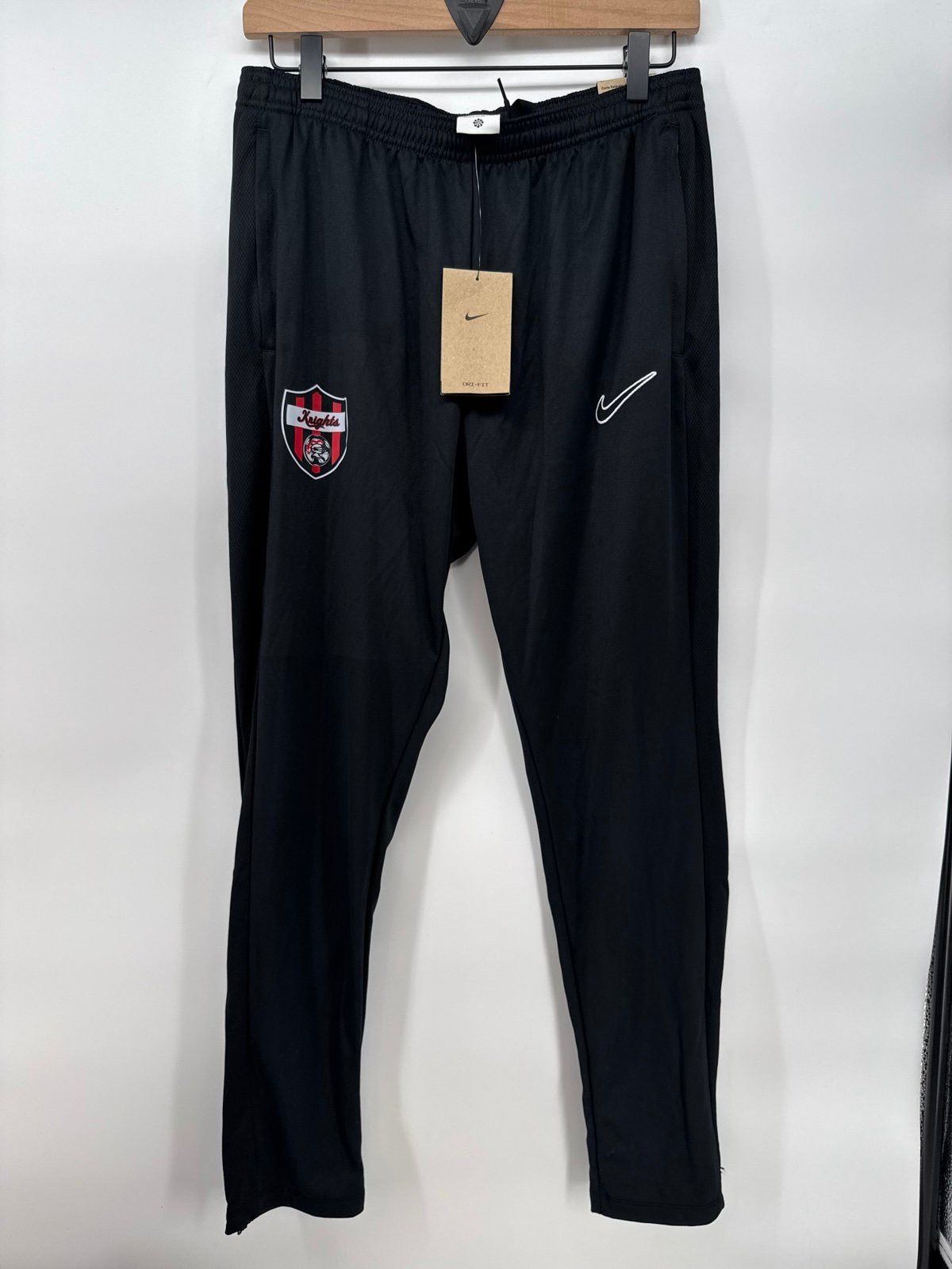 Nike NWT Nike Dri-Fit Travel Pant Medium Size 28" / US 6 / IT 42 - 1 Thumbnail