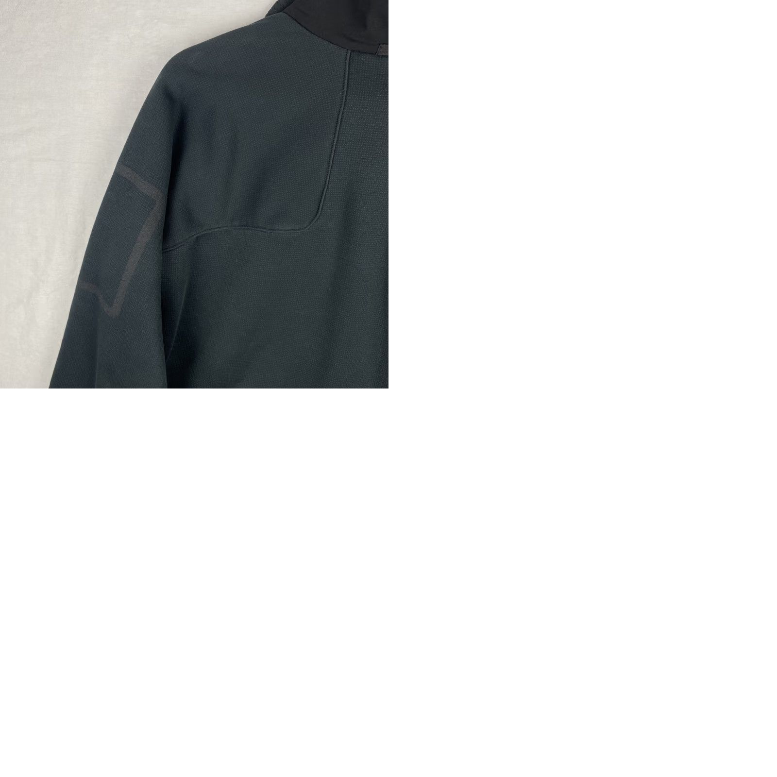 Mountain Hardwear VINTAGE Mountain Hardwear Jacket Mens Large Black Soft Shell Fleece Zip Up Size US L / EU 52-54 / 3 - 9 Thumbnail